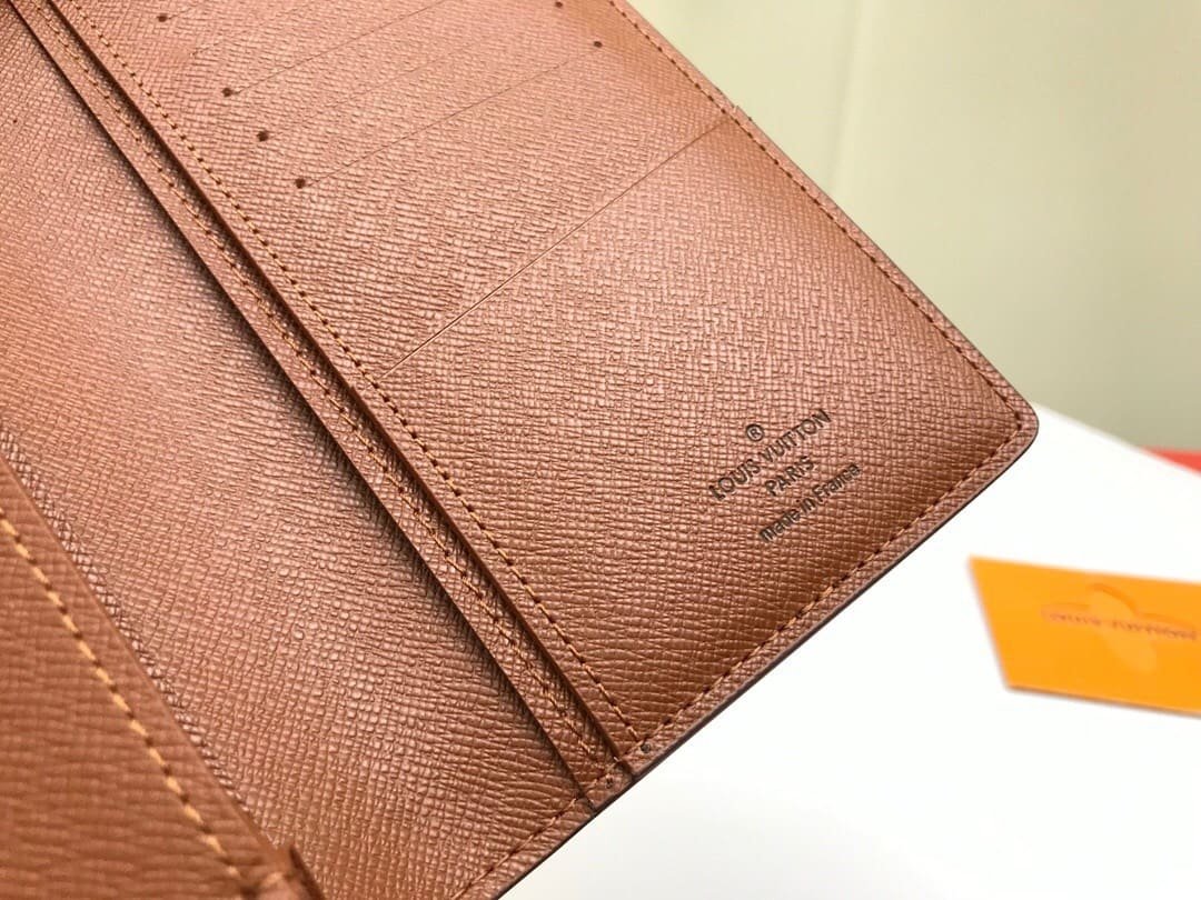 L0vis Vvtt0n M66540 Wallet