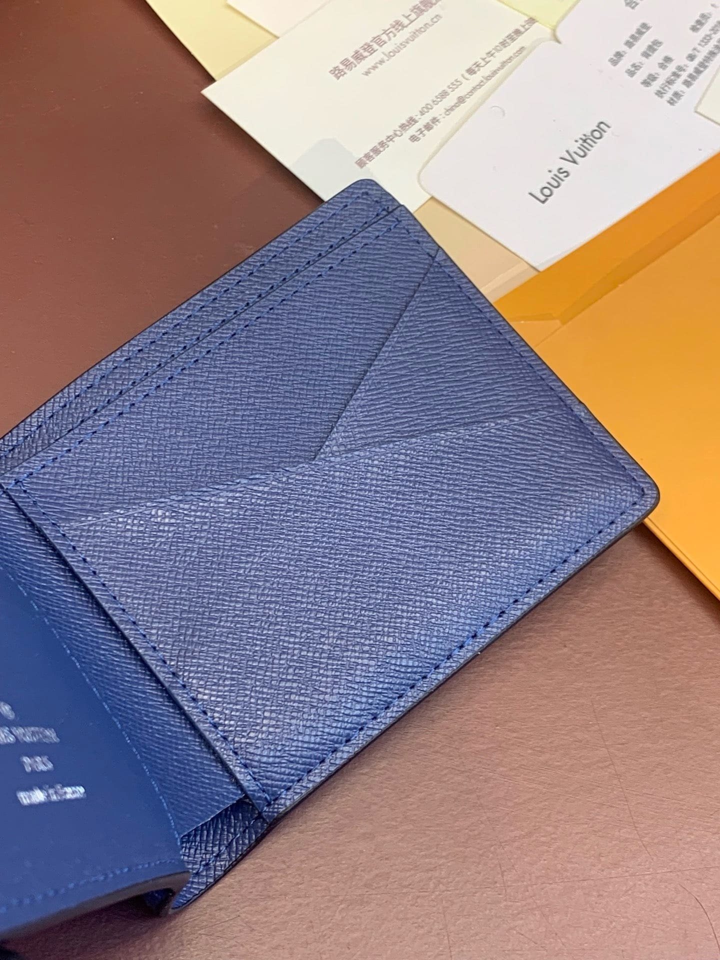 L0vis Vvtt0n M30299 Multiple Wallet