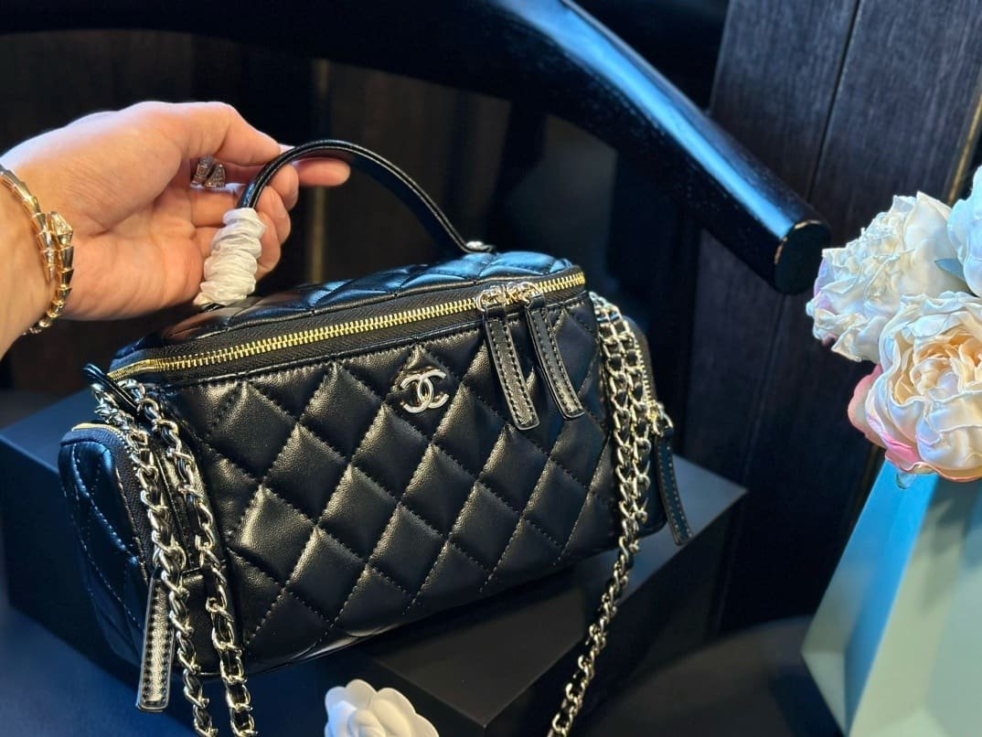 Ch**el Vanity Case