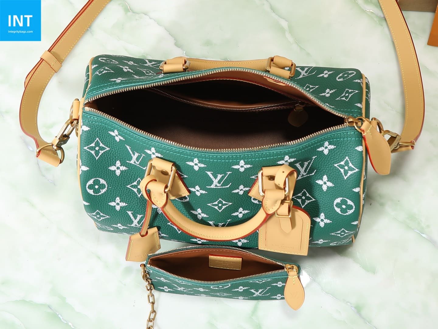 L0vis Vvtt0n M14077 Speedy P9 Bandoulière 30