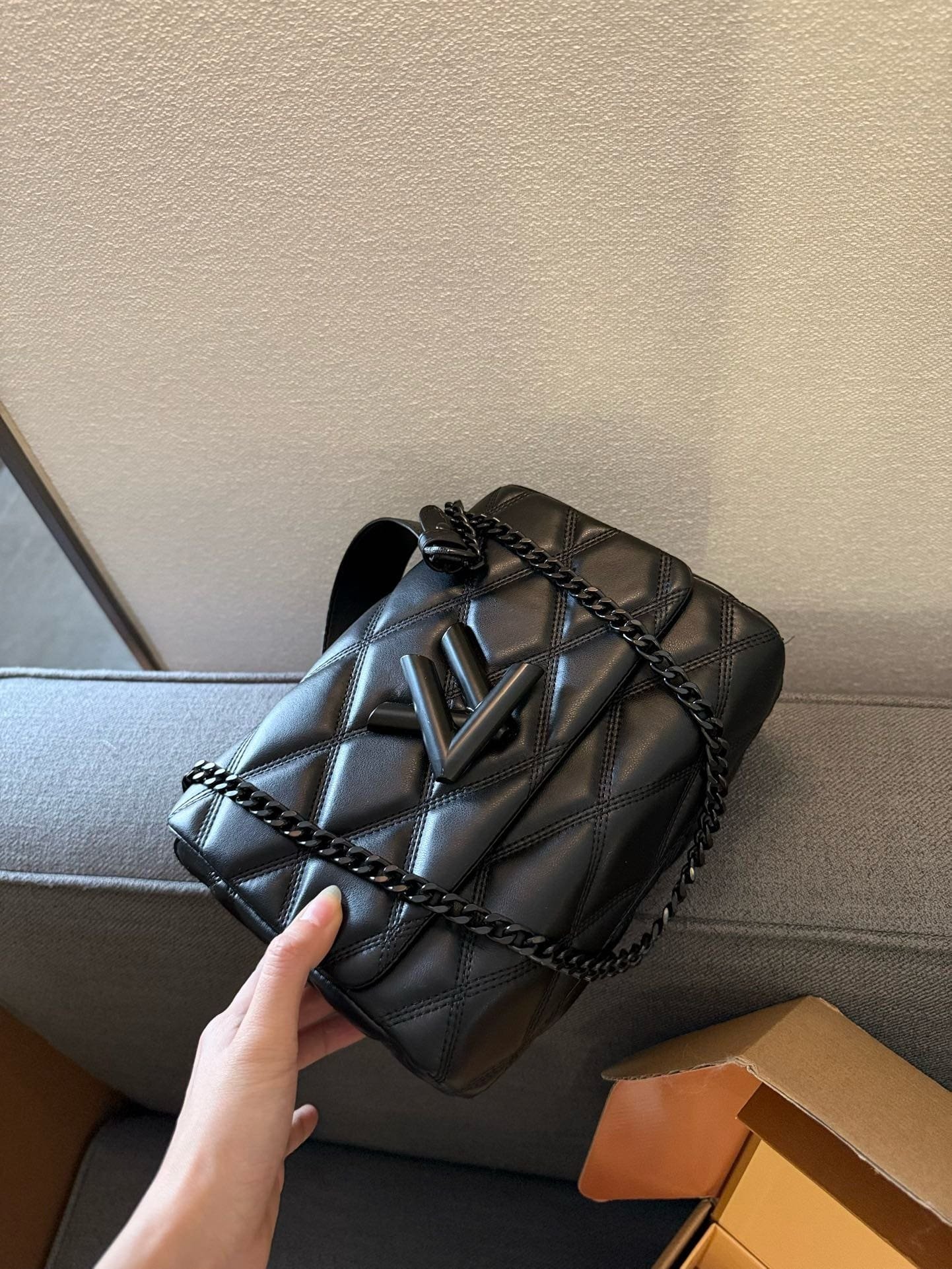 L0vis Vvtt0n M11374 GO-14 Medium Gloves