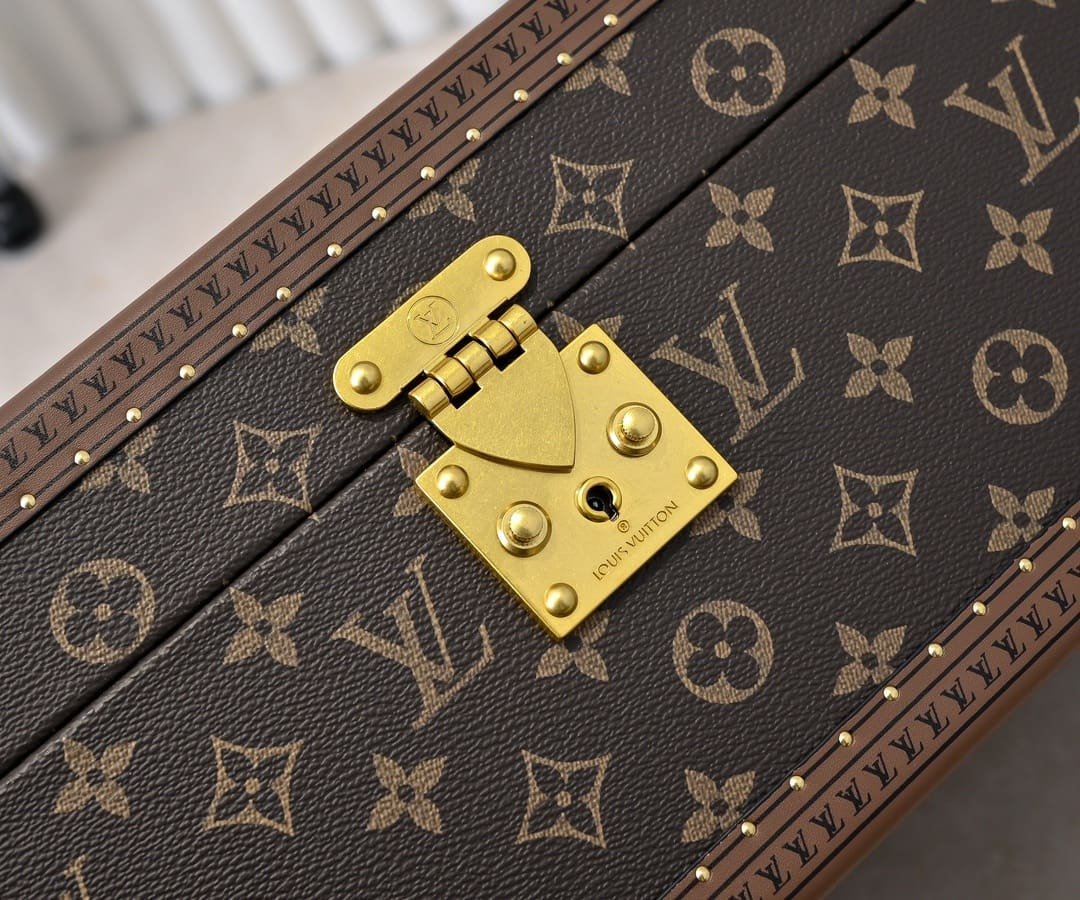 L0vis Vvtt0n M20209 Coffret Accessoires