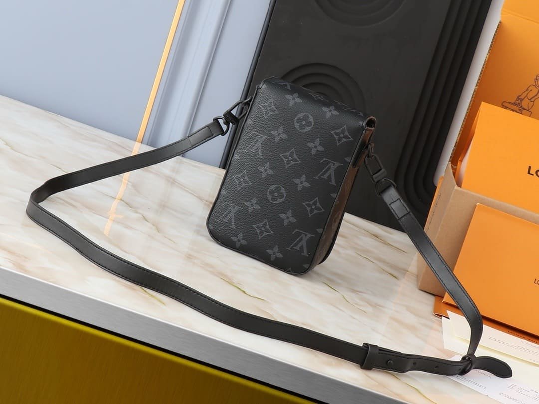 L0vis Vvtt0n M82252 S-Lock Vertical Wearable Wallet