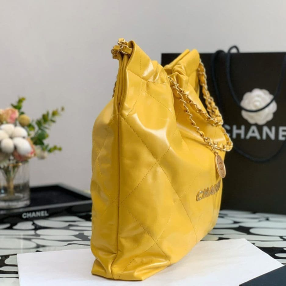 Ch**el 22 SMALL HANDBAG AS3260