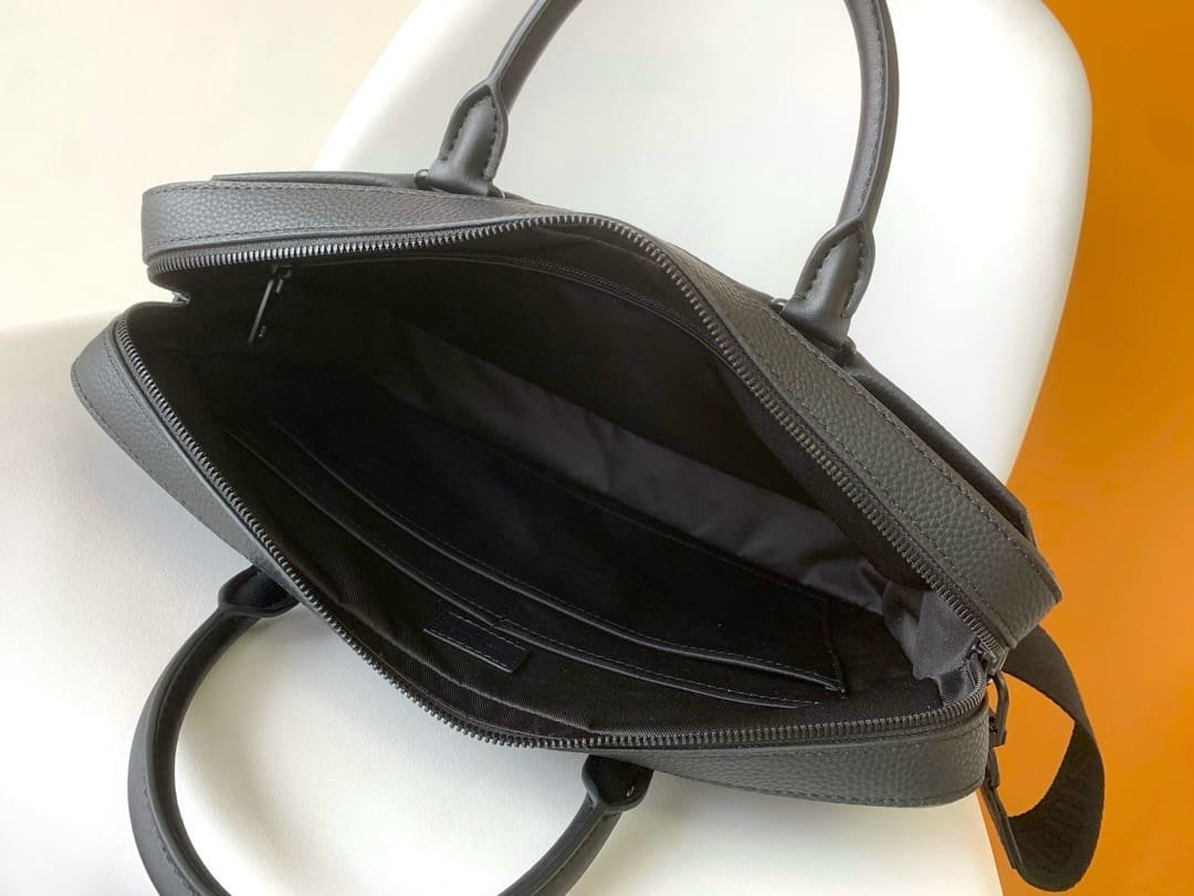 L0vis Vvtt0n M23778 PILOT Briefcase