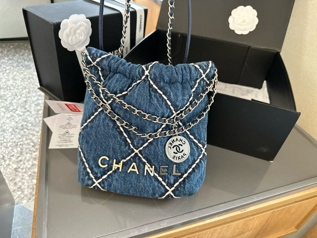 Ch**el 22 mini handbag