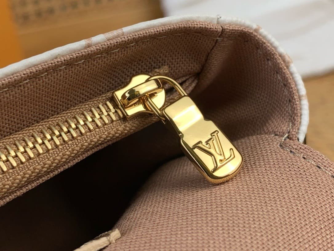L0vis Vvtt0n M83091 Wallet on Chain Ivy