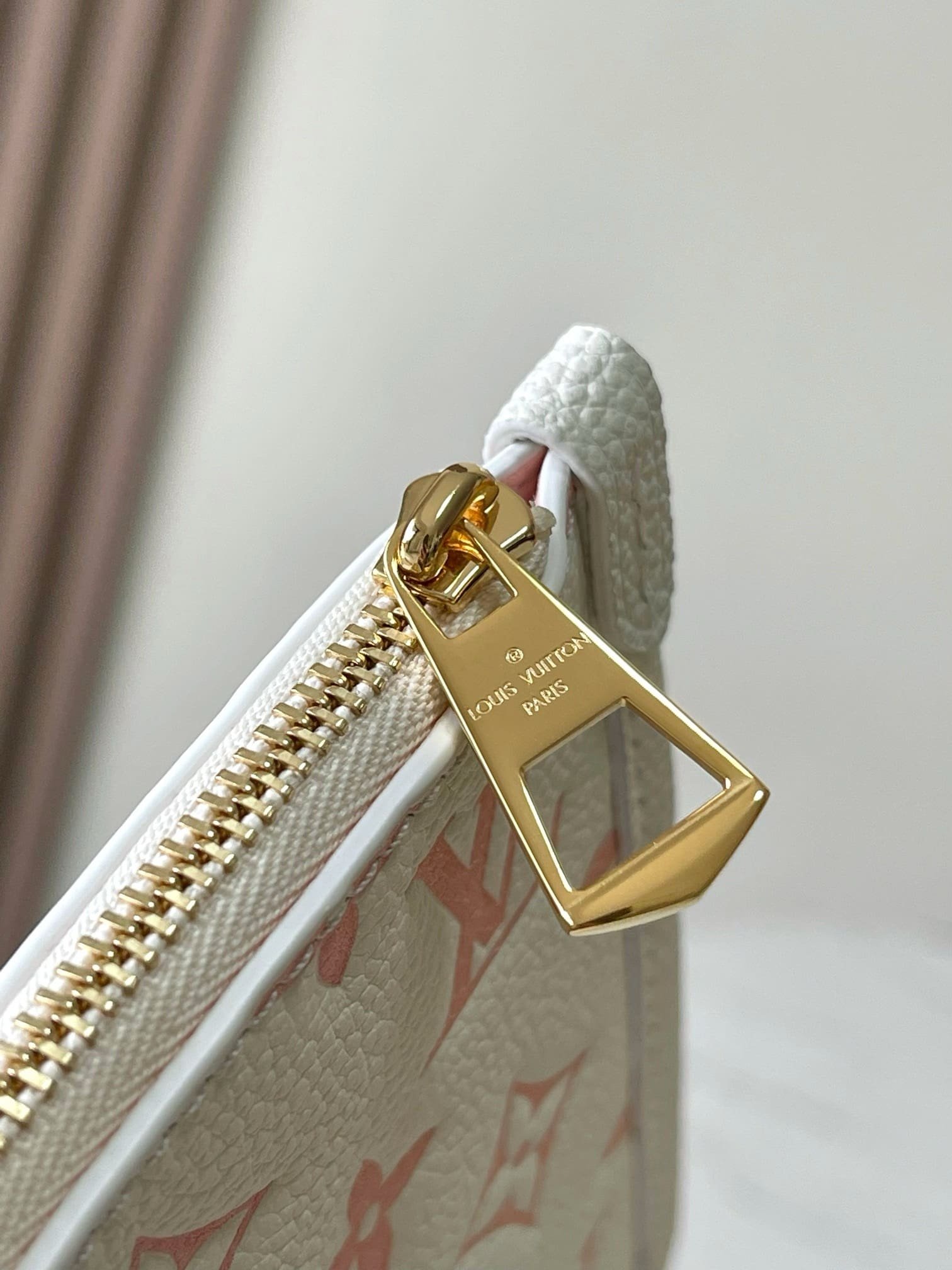 L0vis Vvtt0n M24141 CarryAll PM