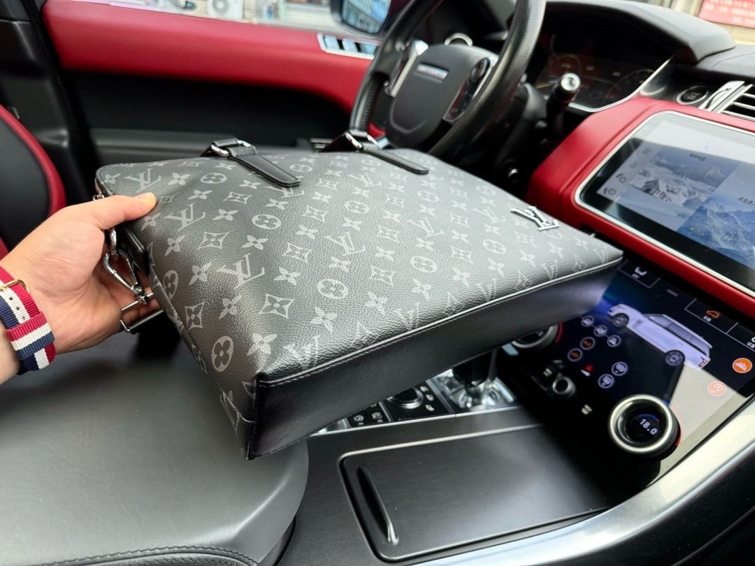 L0vis Vvtt0n briefcase