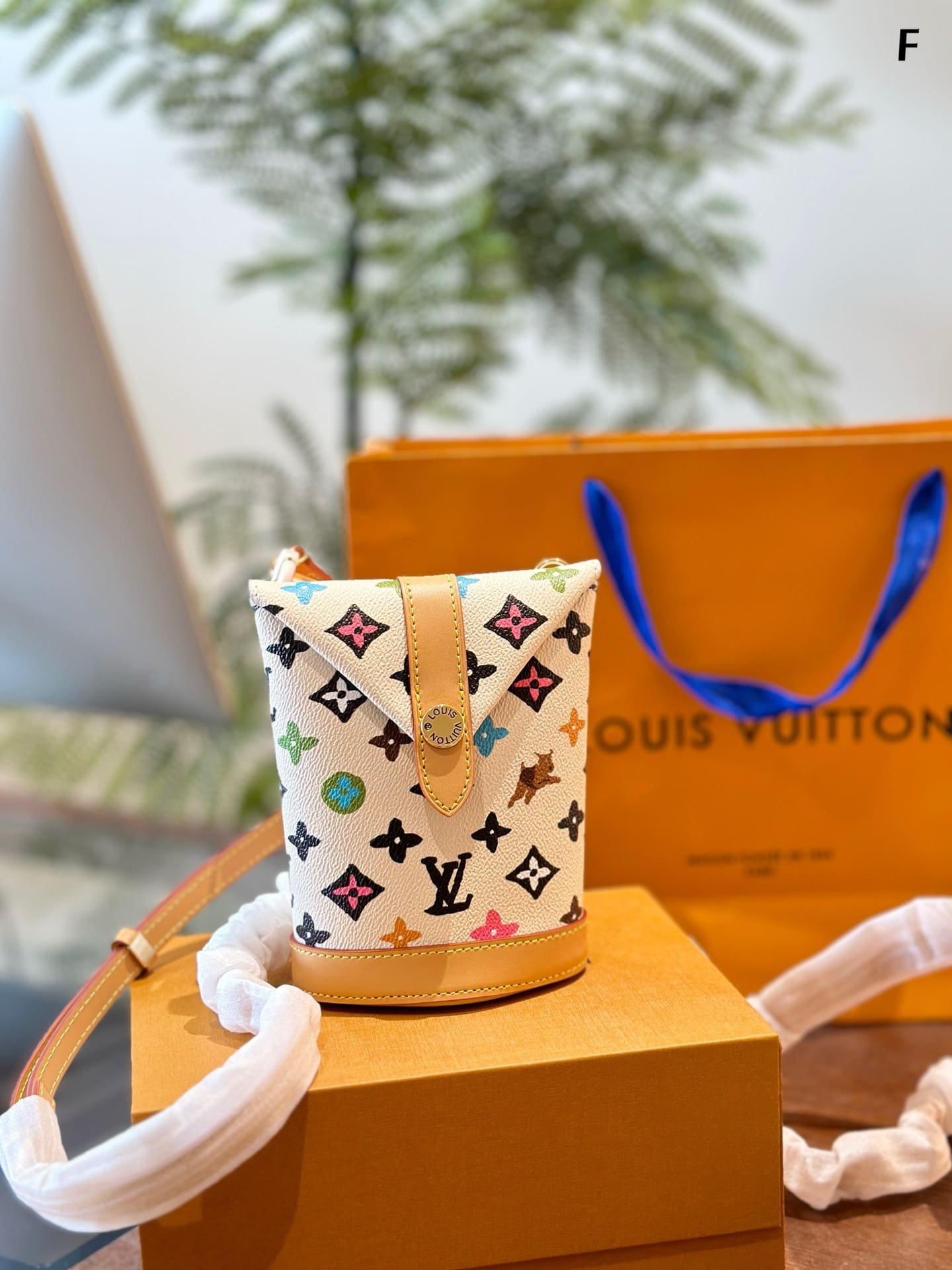 L0vis Vvtt0n M83343 Envelope Pouch