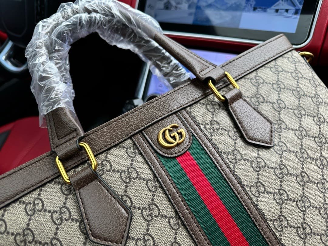 Gvc*1 briefcase