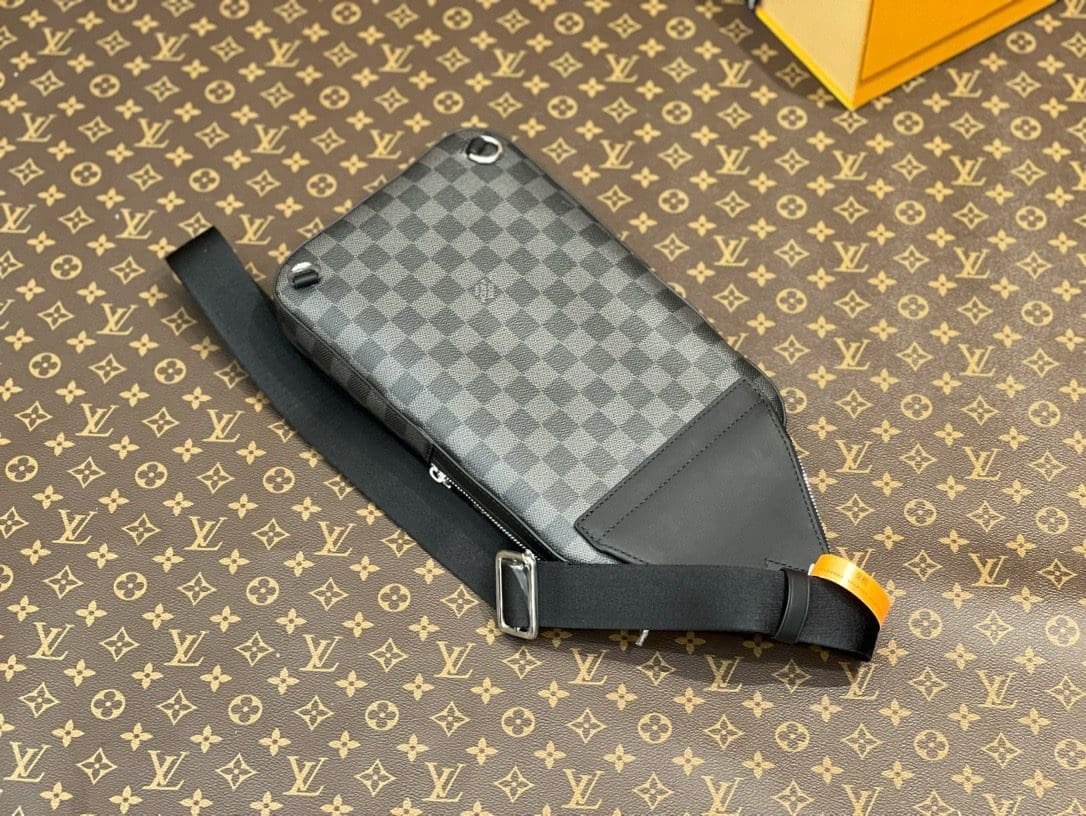L0vis Vvtt0n N45303 Avenue Slingbag NM