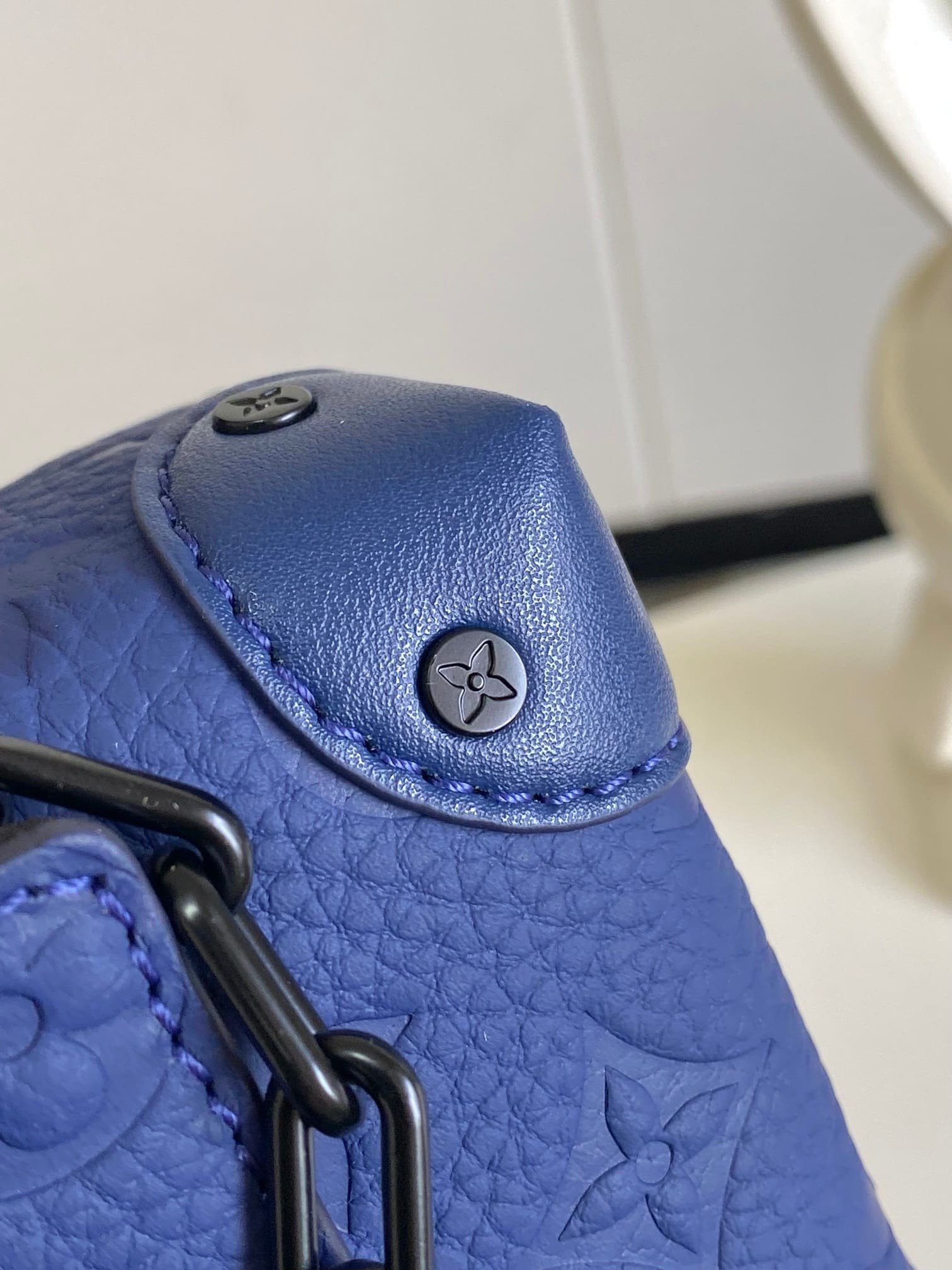 L0vis Vvtt0n M11522 Steamer Wearable Geldbörse
