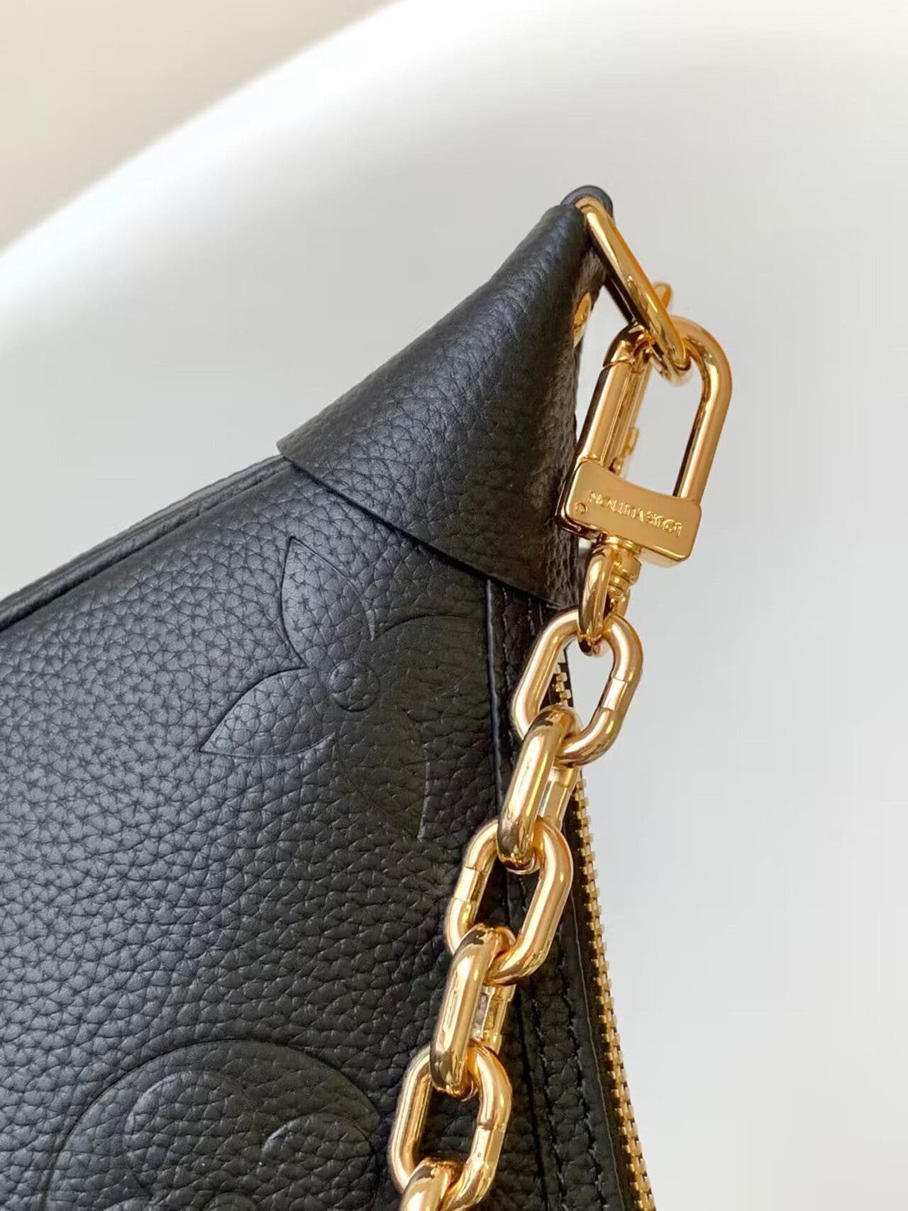 L0vis Vvtt0n Loop Hobo M46725