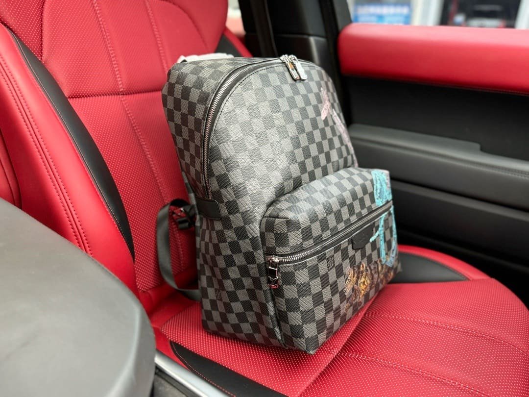 L0vis Vvtt0n Backpack