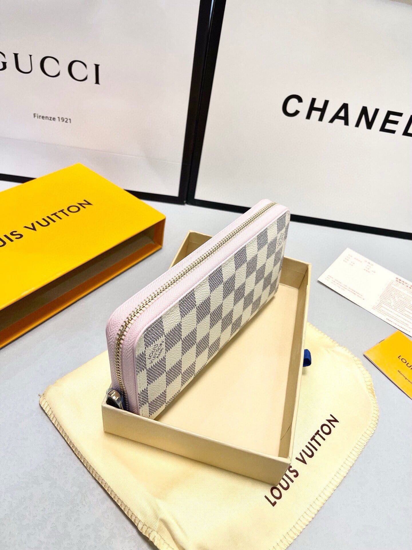 L0vis Vvtt0n N63503 Zippy Wallet