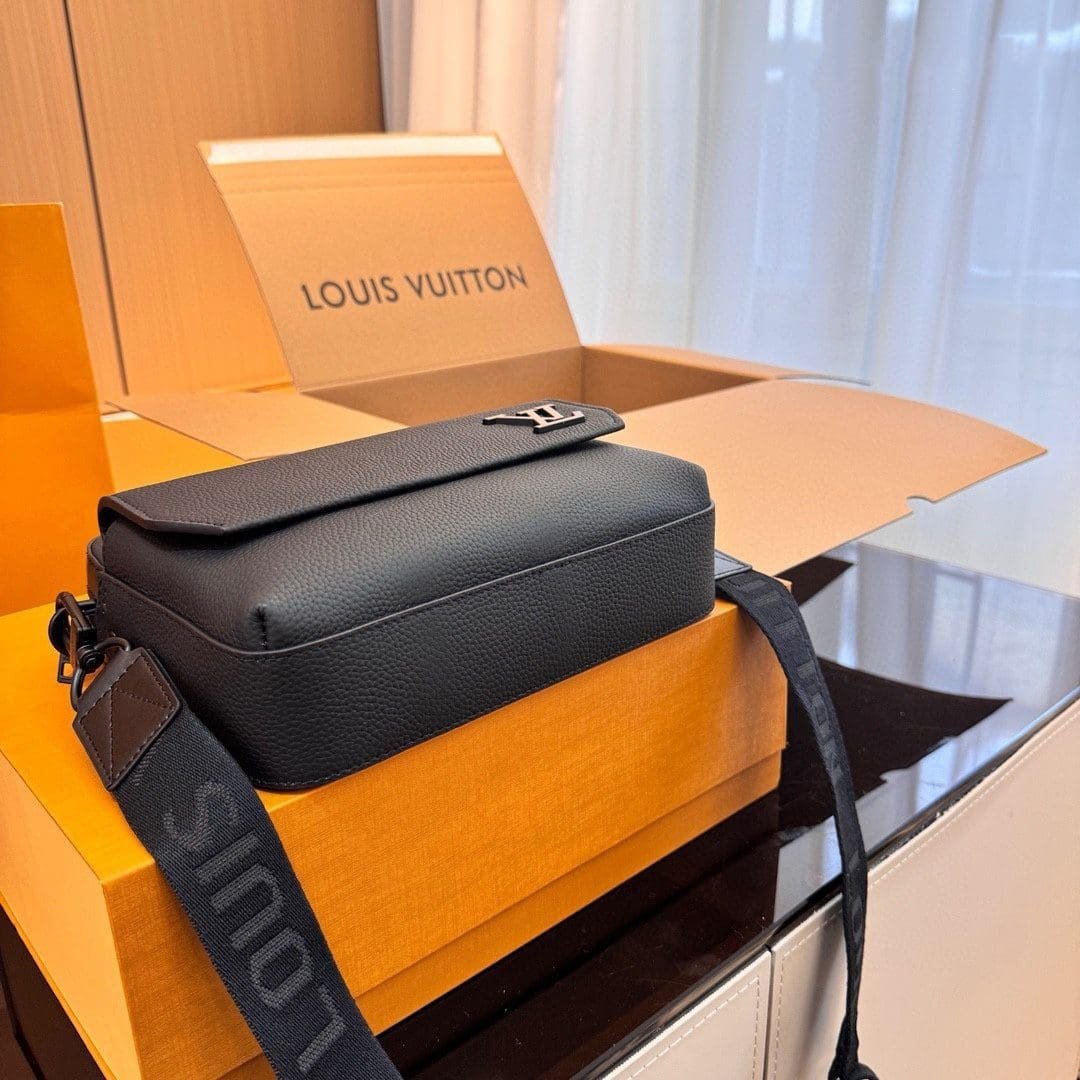 L0vis Vvtt0n M22482 Fastline Messenger