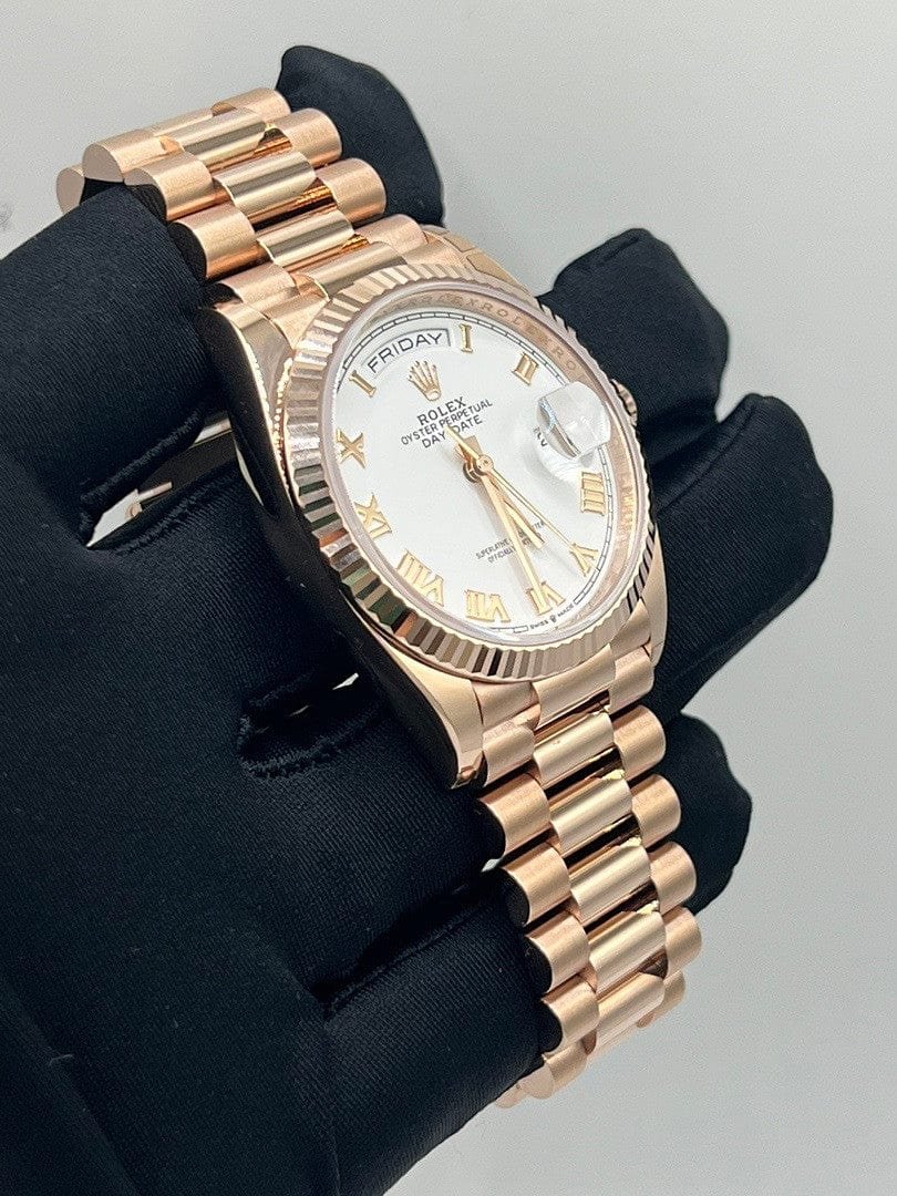 R01ex Day-Date 36 128235 Rose Gold White Dial