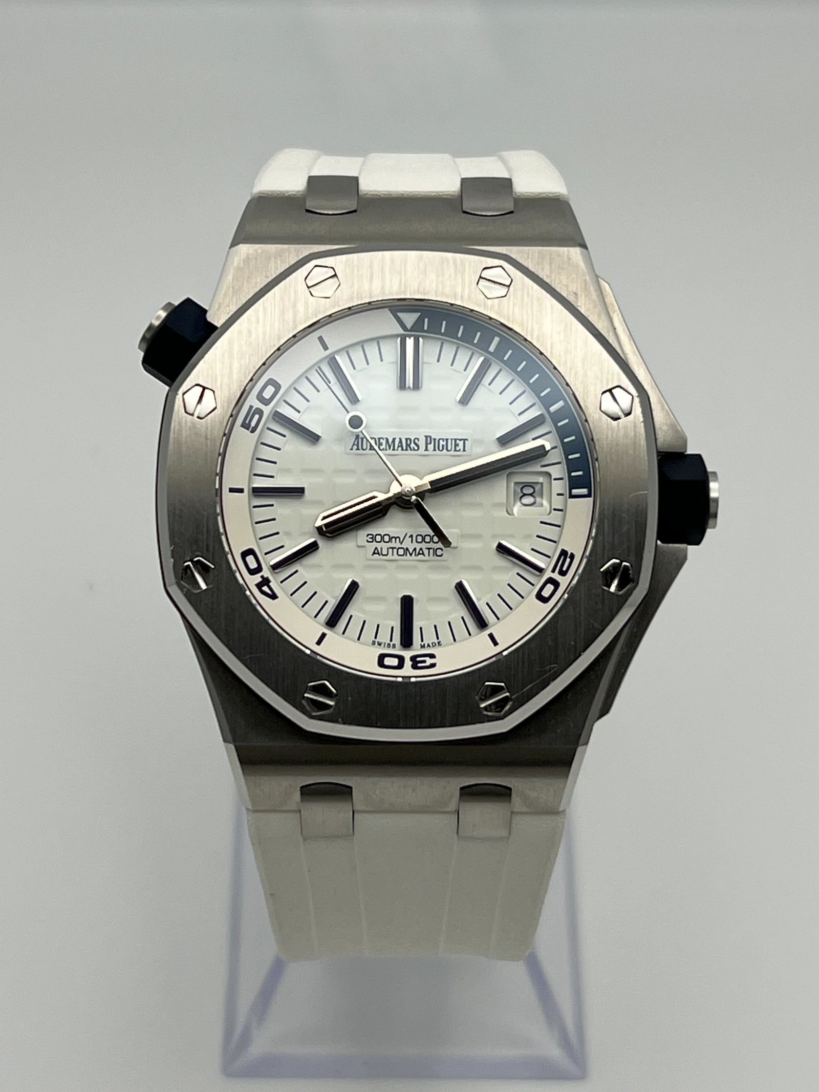 Audemars P1g*et Royal Oak Offshore 15710ST.OO.A010CA.01 Diver Stainless Steel White Dial