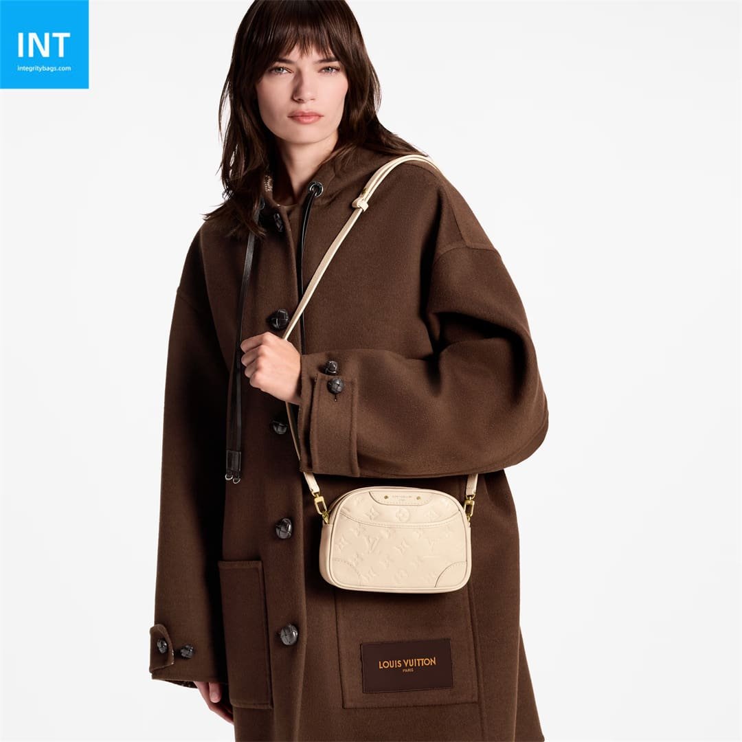 L0vis Vvtt0n M26509 Tiny Camera Bag