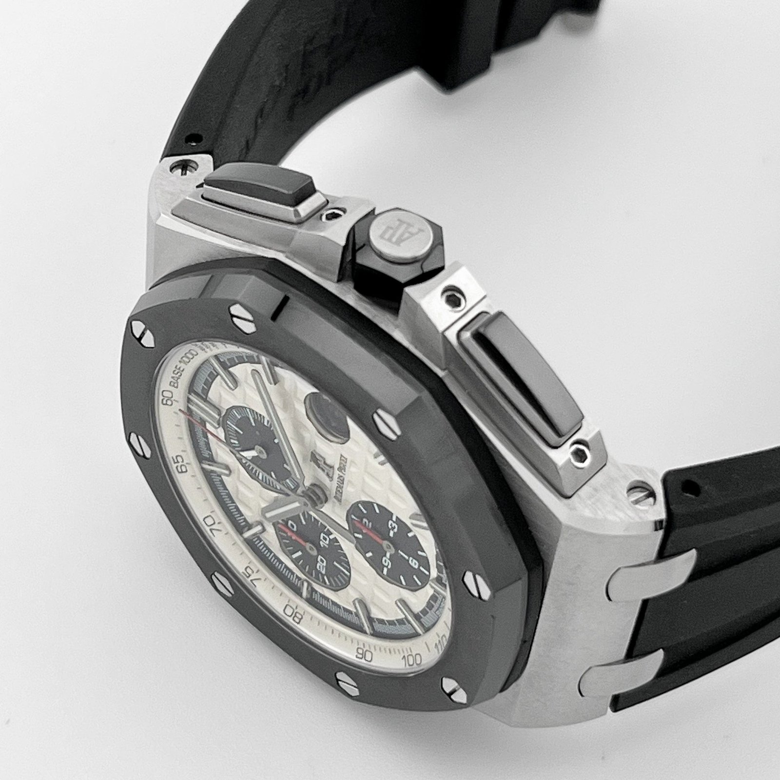 Audemars P1g*et Royal Oak Offshore 26400SO.OO.A002CA.01 Chronograph Steel Silver Dial