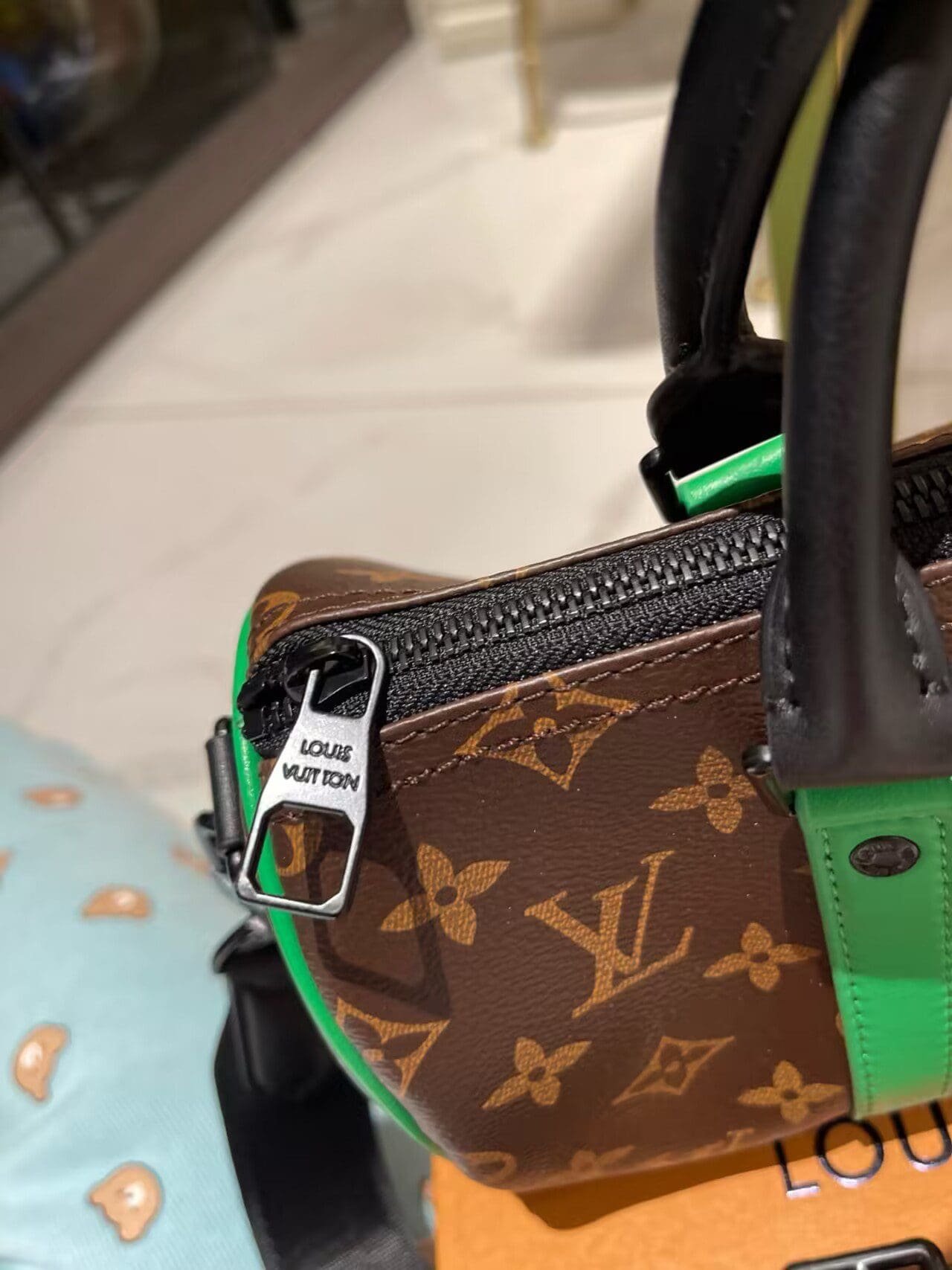 L0vis Vvtt0n Keepall Bandouliere 25