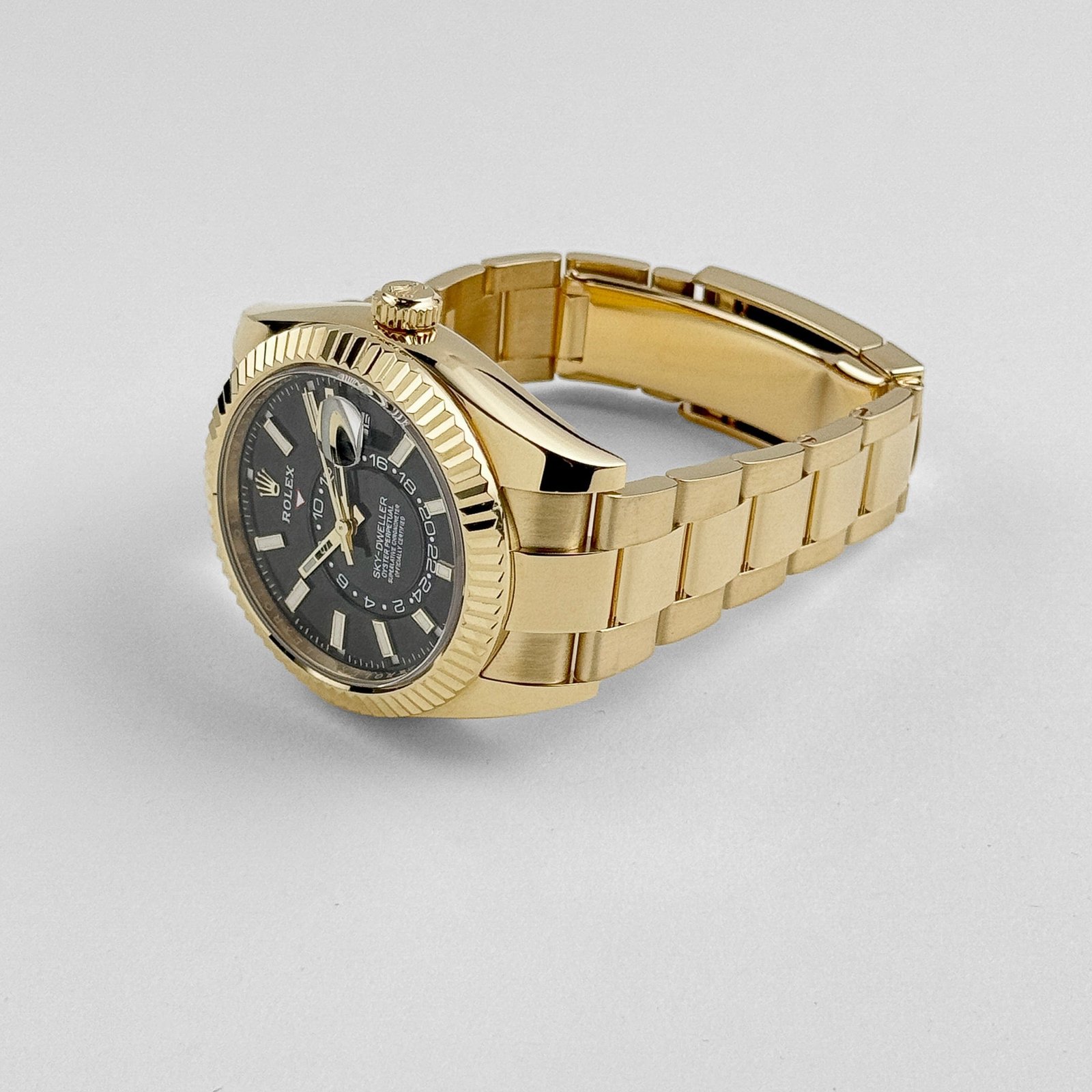 R01ex Sky-Dweller 326938 Yellow Gold Black Dial (2021)