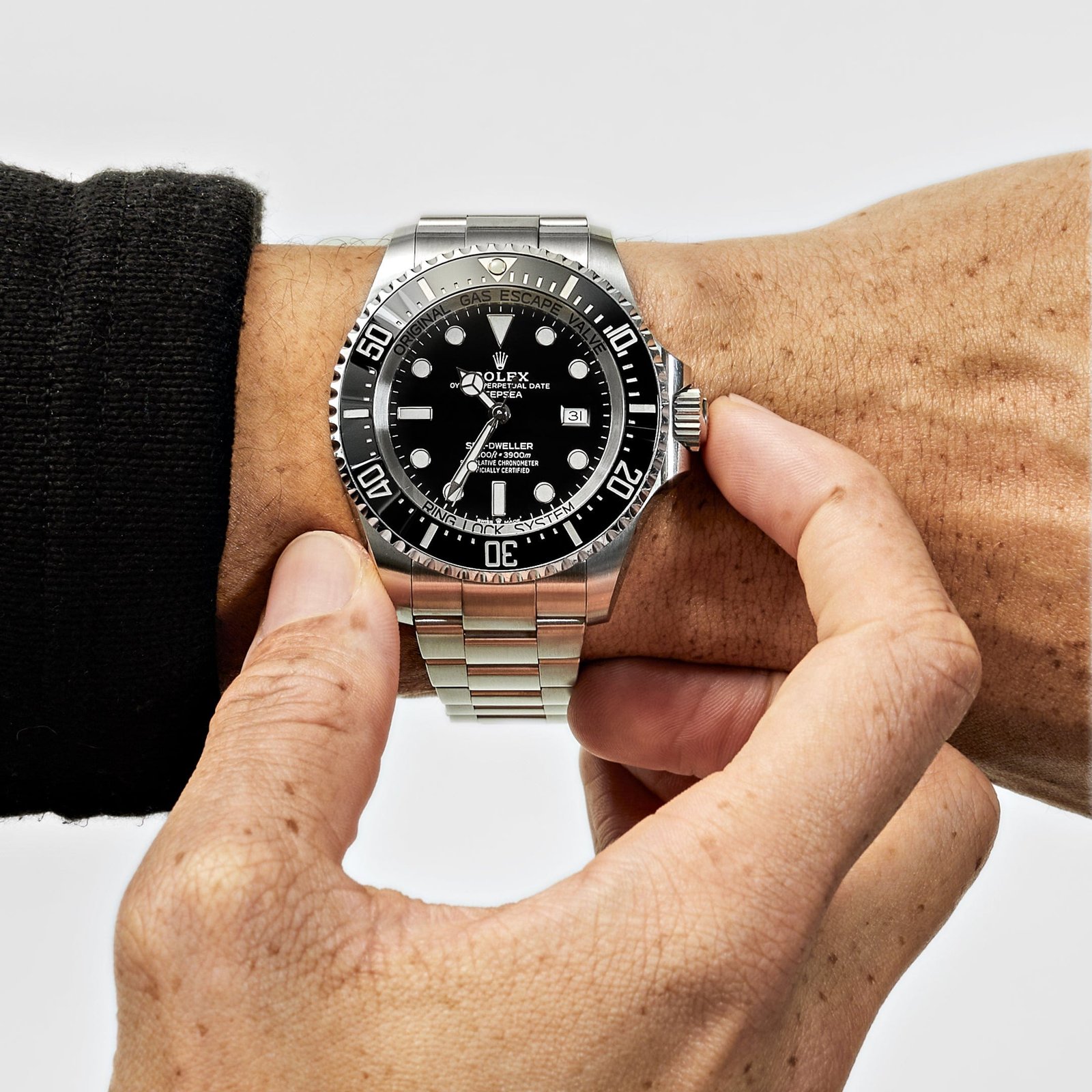 R01ex Deepsea Sea-Dweller 126660 Stainless Steel Black Dial (2022)
