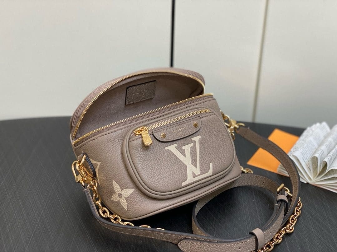 L0vis Vvtt0n M83219 Mini Bumbag
