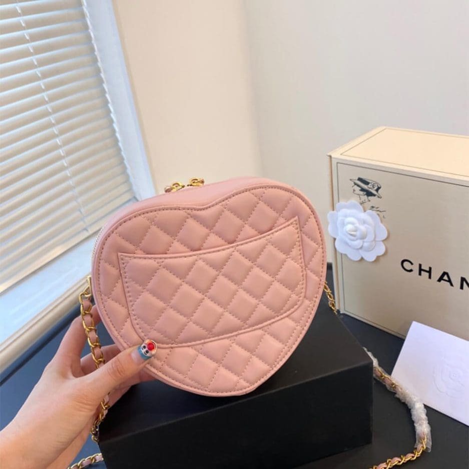 Ch**el 22s Heart Bag AS3191