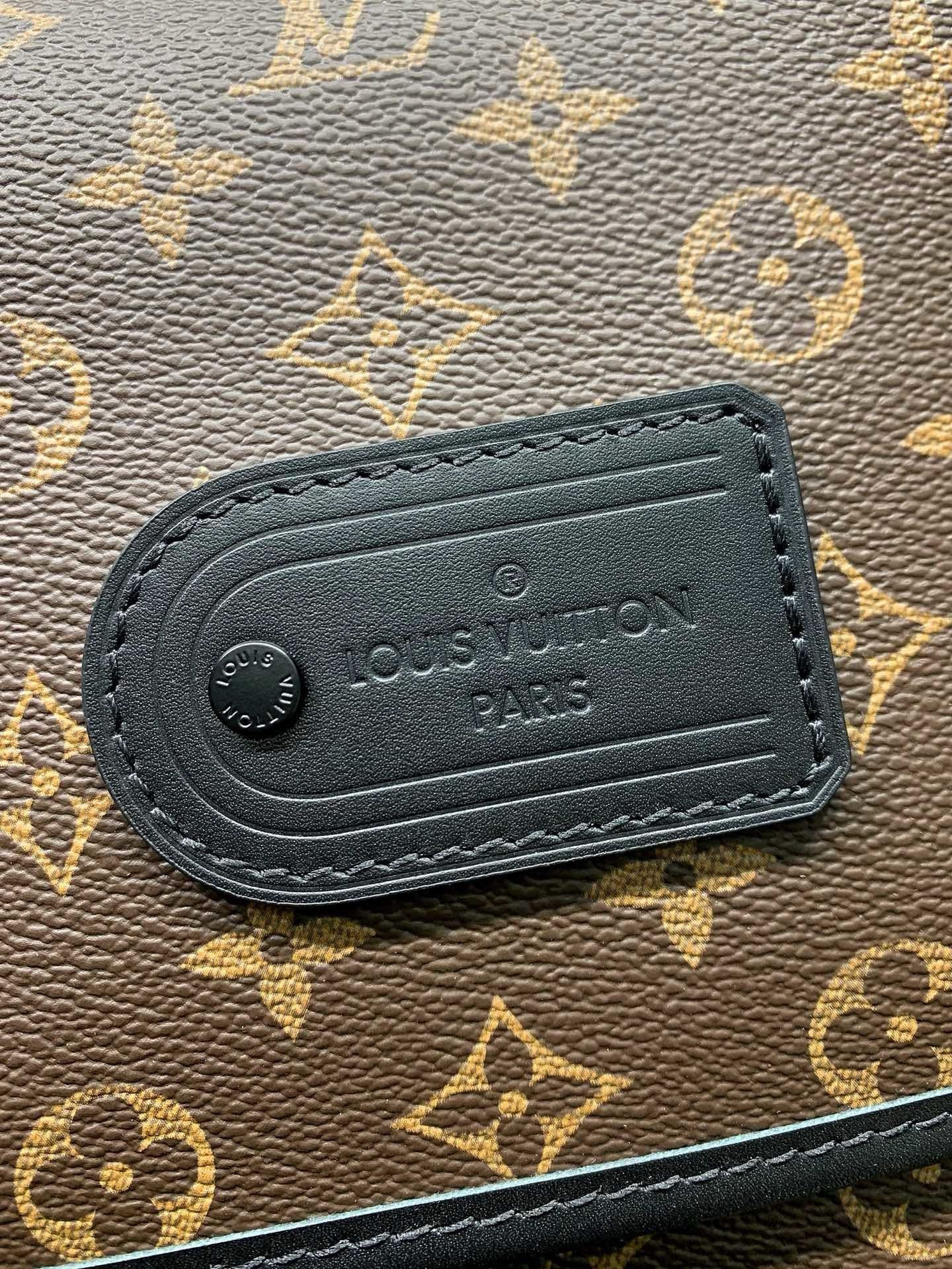 L0vis Vvtt0n M46972 LV Trail Messenger