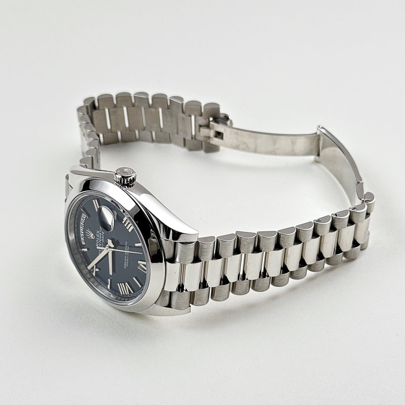 R01ex Day-Date 40 228206 Platinum Blue Dial (2022)