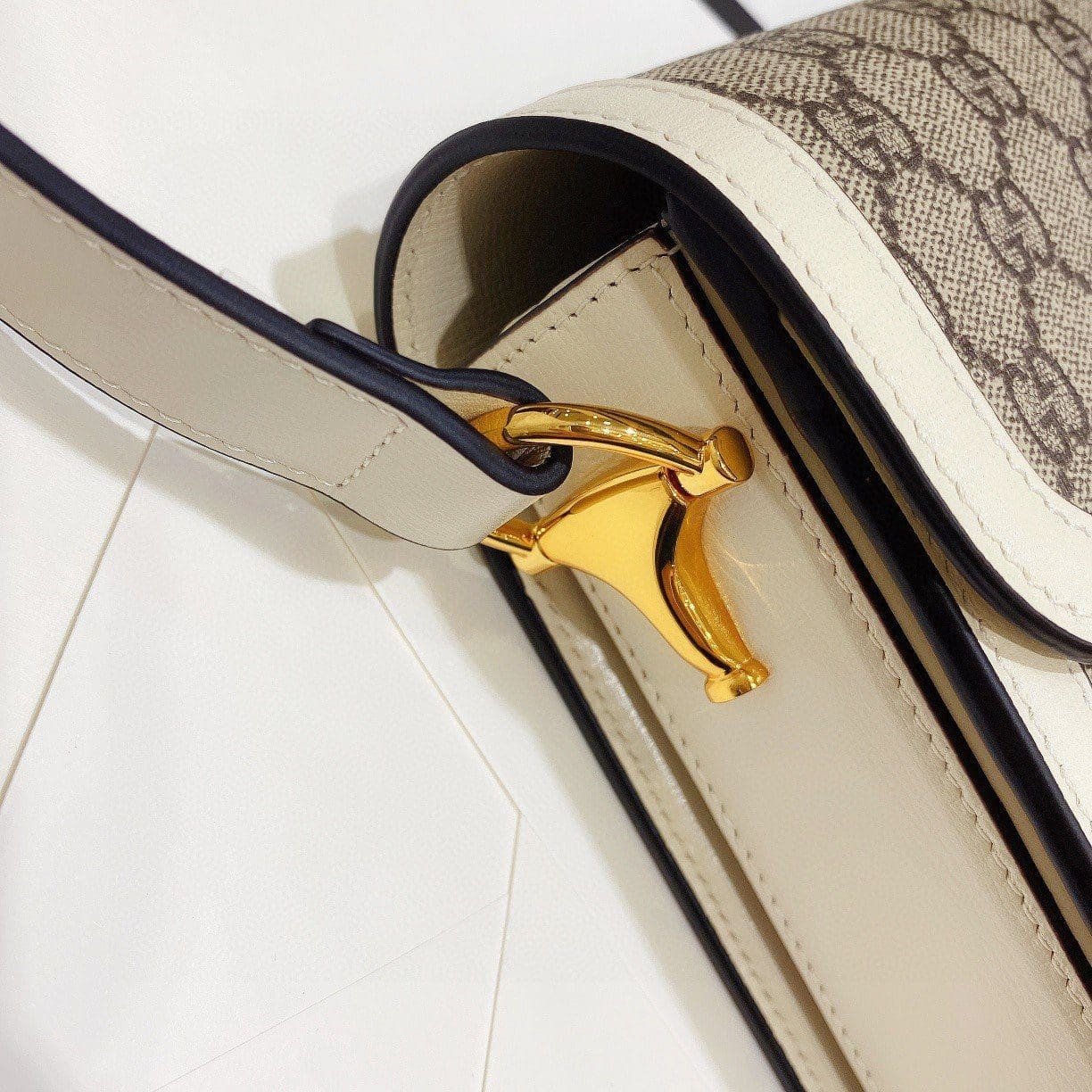 Gvc*1 Horsebit 1955 Shoulder Bag 602204 White