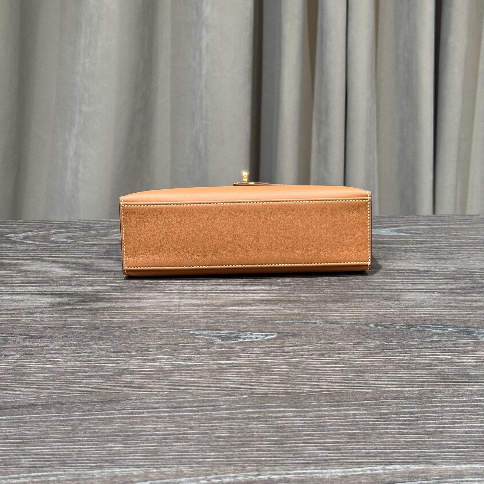 H**me5 Gold Kelly Pochette Clutch Swift Gold Hardware