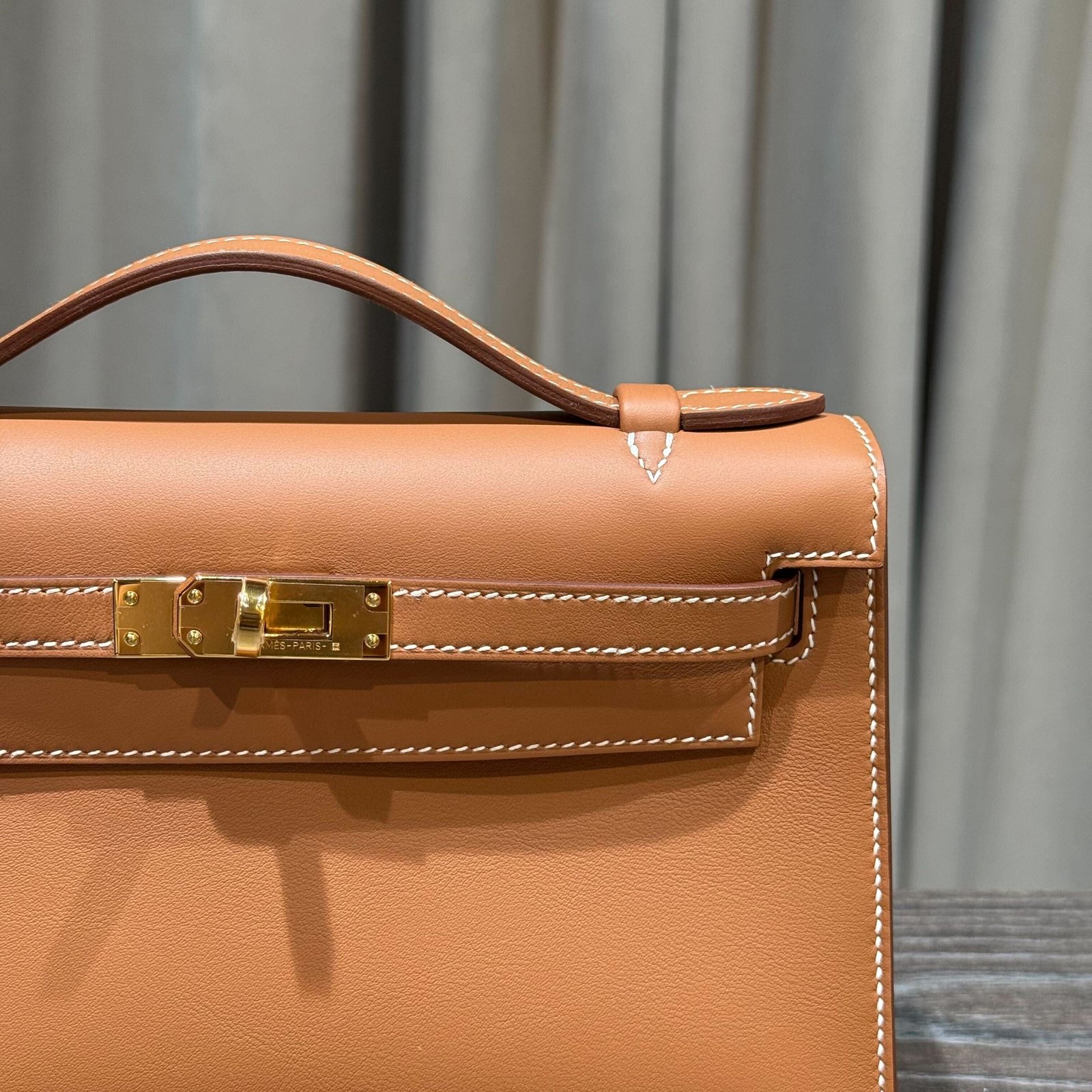H**me5 Gold Kelly Pochette Clutch Swift Gold Hardware