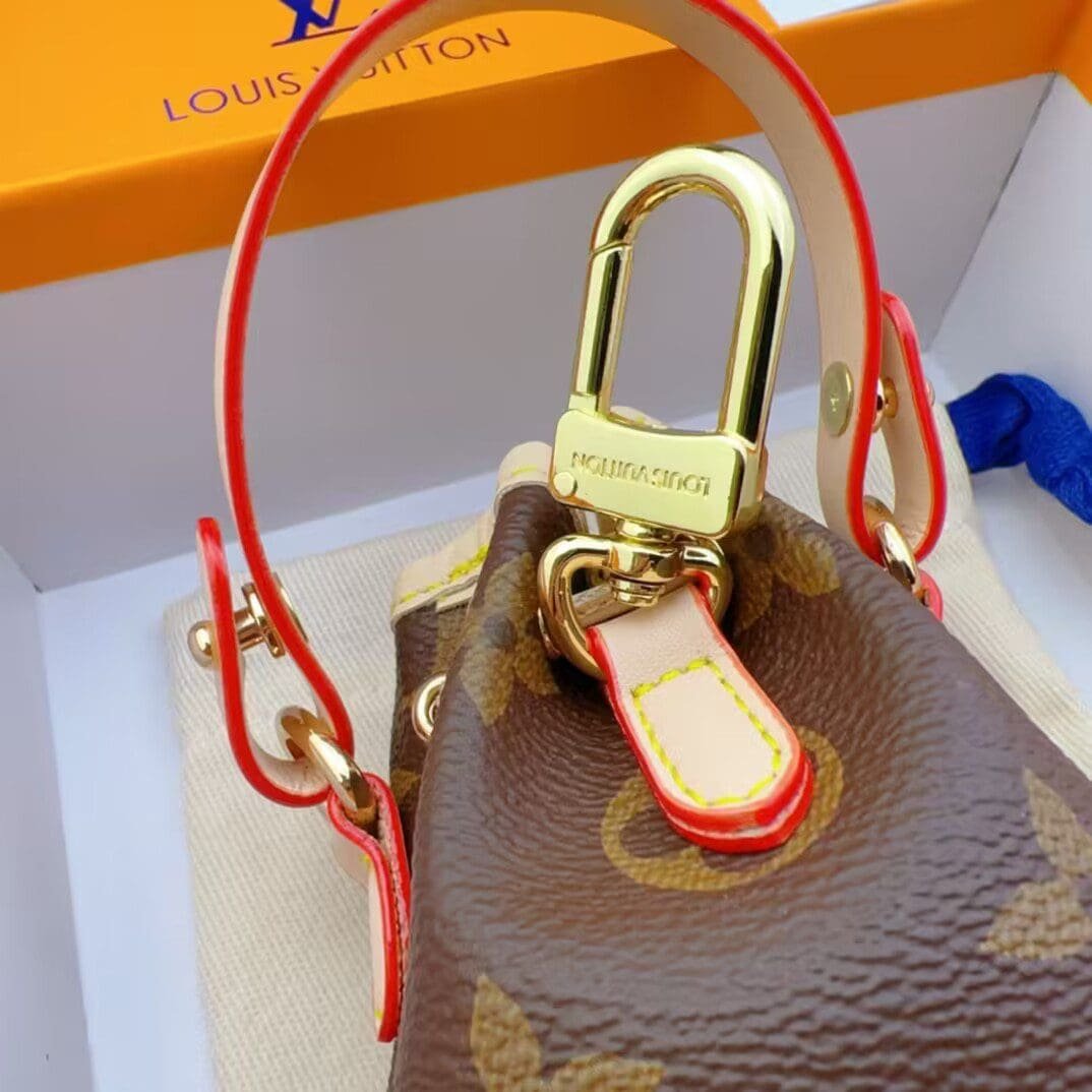 L0vis Vvtt0n M00818 Micro Noé Bag Charm