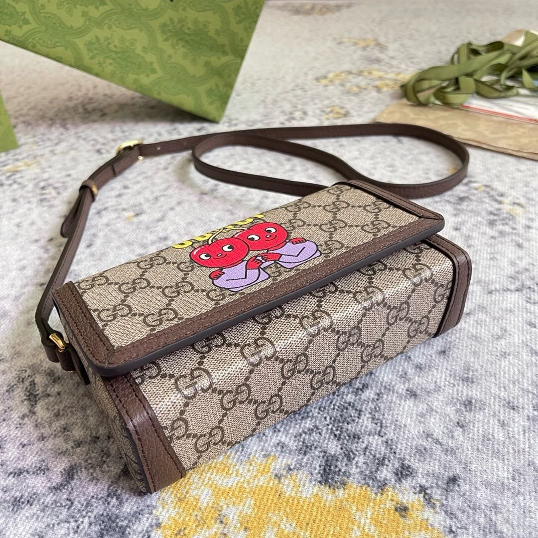 Gvc*1 Cherry Print Mini Bag In Beige