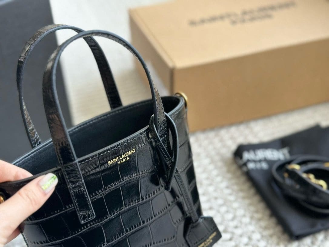 Sa1nt Lau*nt Toy Shopping N/S leather tote bag