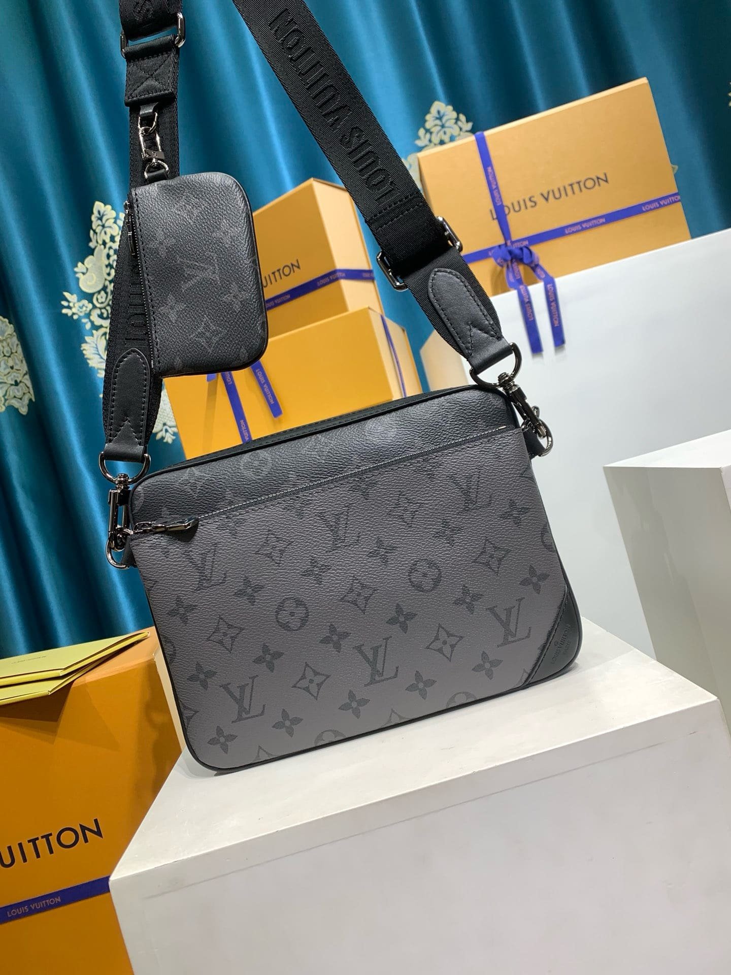 L0vis Vvtt0n M69443 Trio Messenger