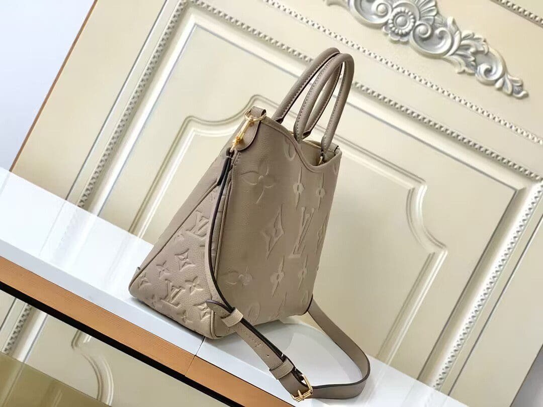 L0vis Vvtt0n TRIANON medium handbag M46504