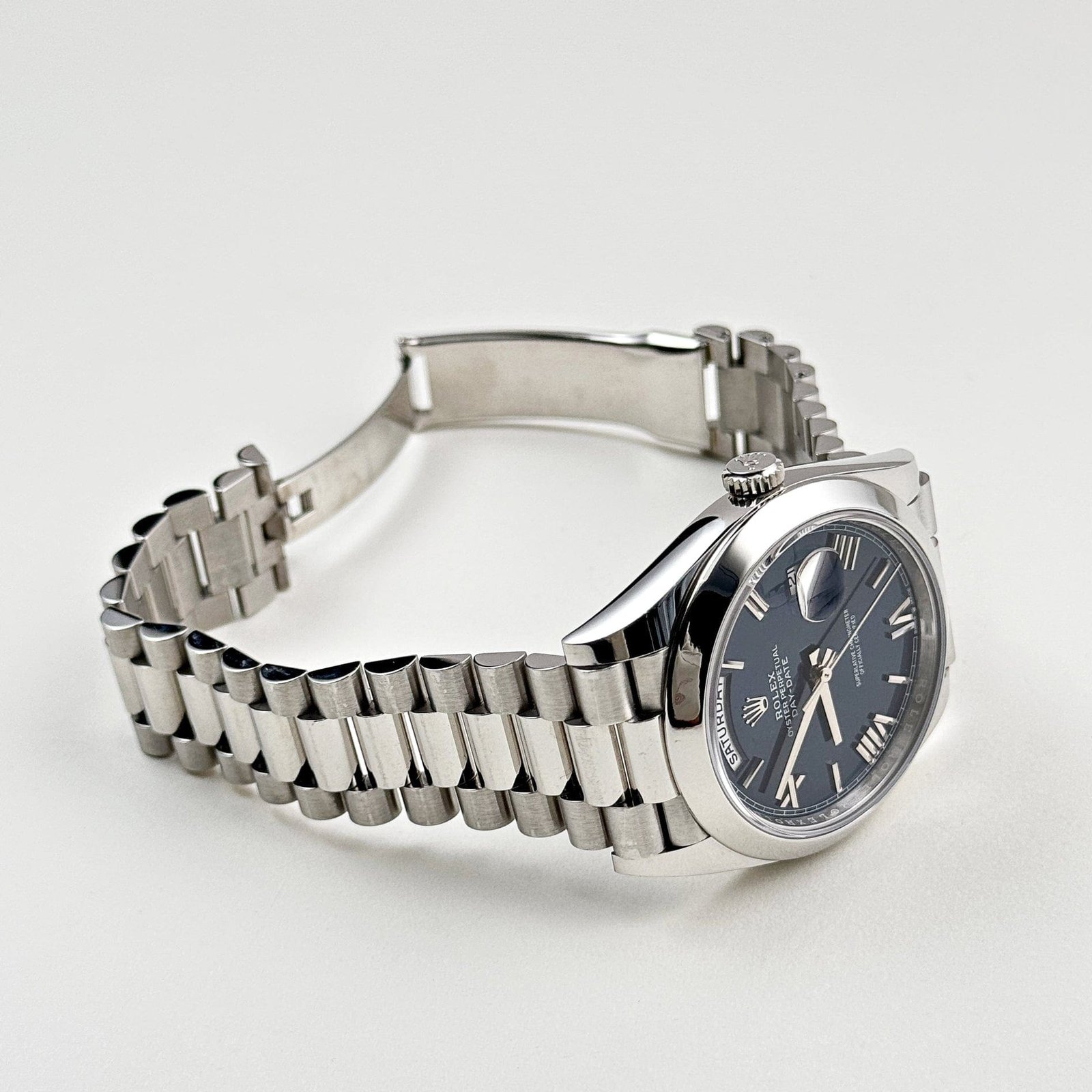 R01ex Day-Date 40 228206 Platinum Blue Dial (2022)