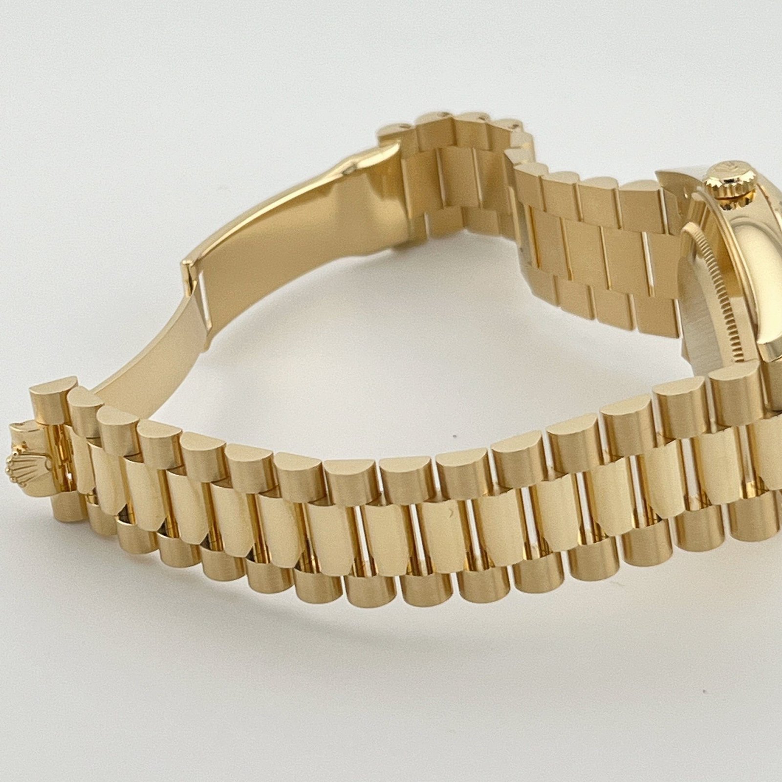 R01ex Day-Date 40 228238 Yellow Gold Green Roman Numerals Dial (2023)