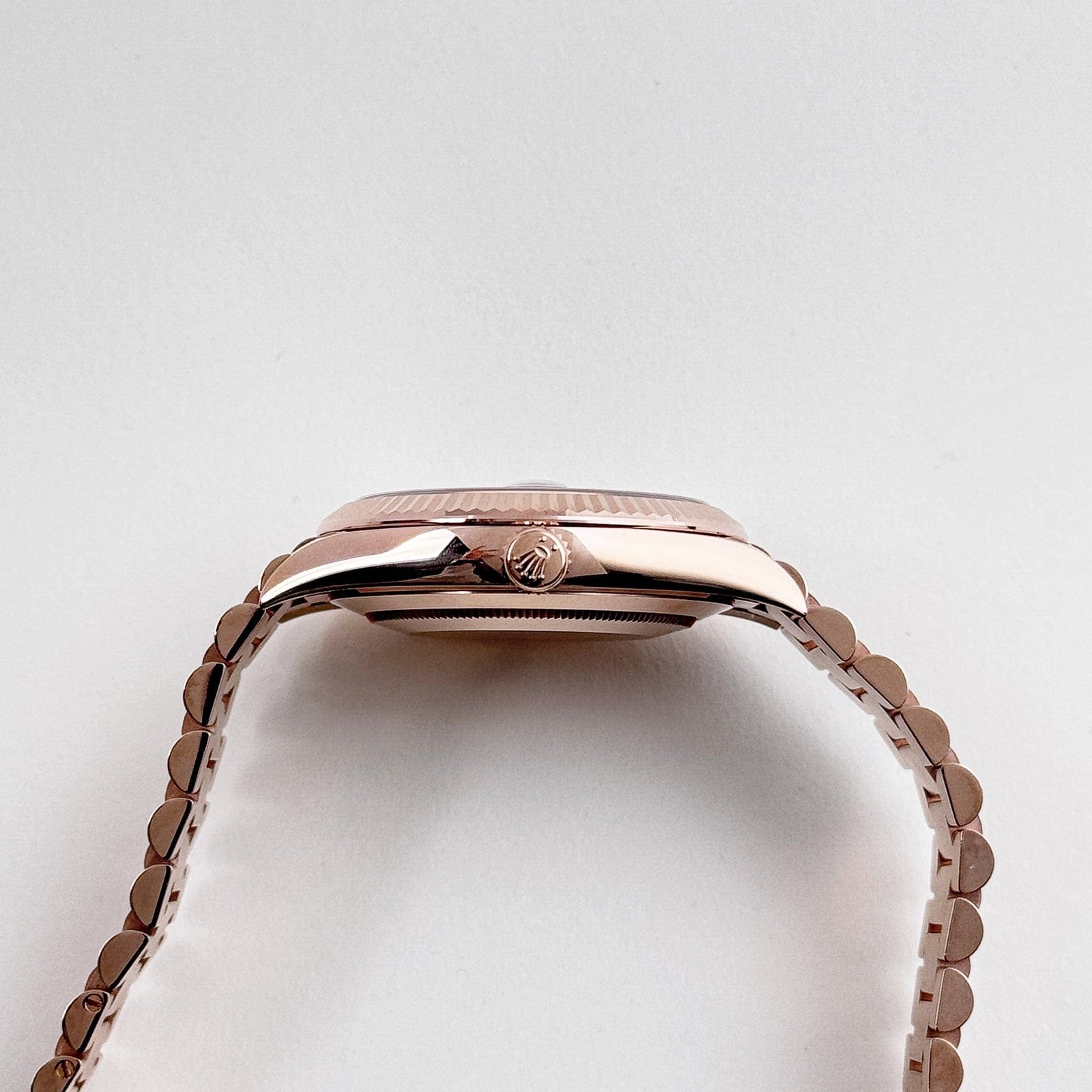 R01ex Day-Date 40 Reference 228235 Rose Gold Slate Ombre Dial (2024)