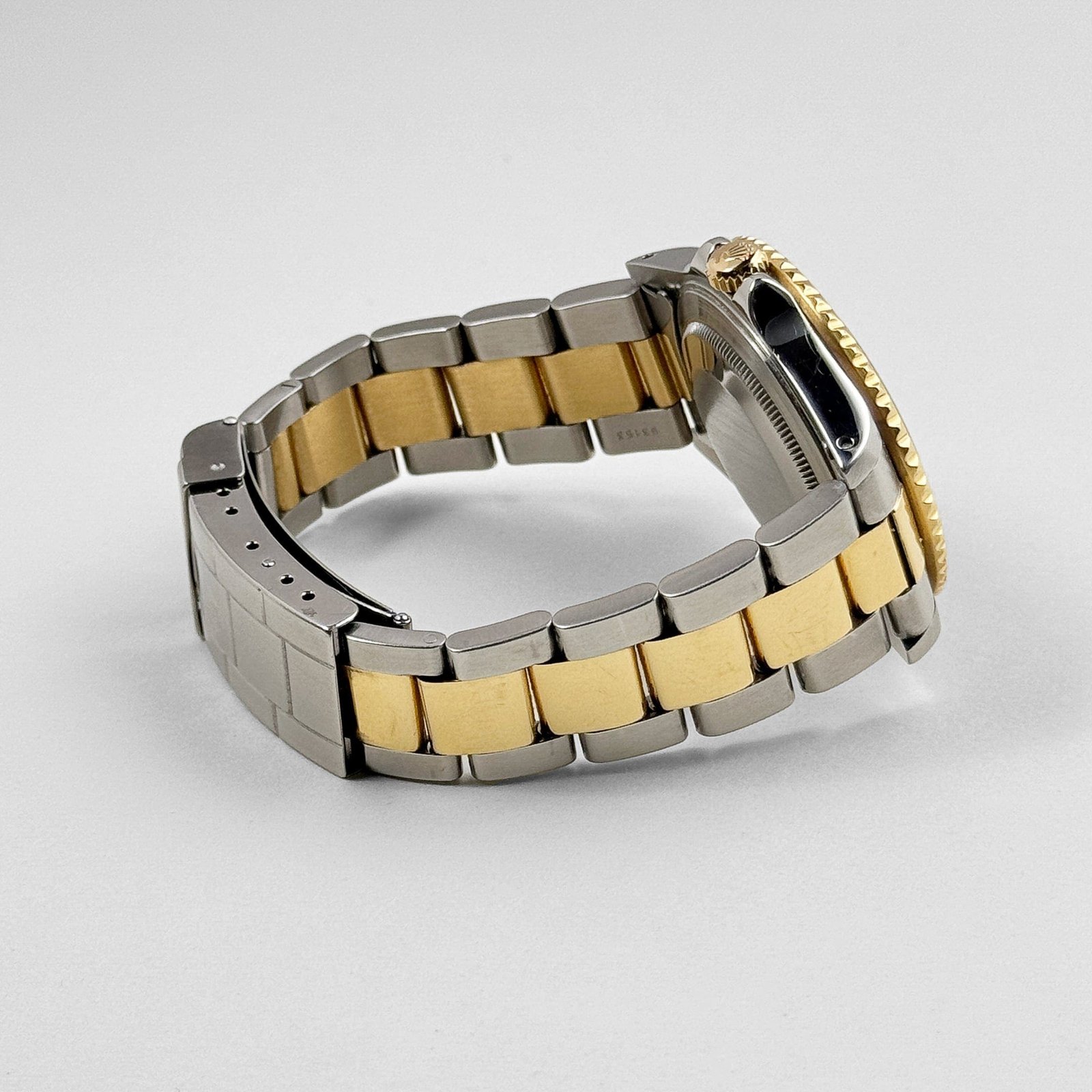 R01ex GMT-Master II 16713 Stainless Steel Yellow Gold Black Dial (1997)
