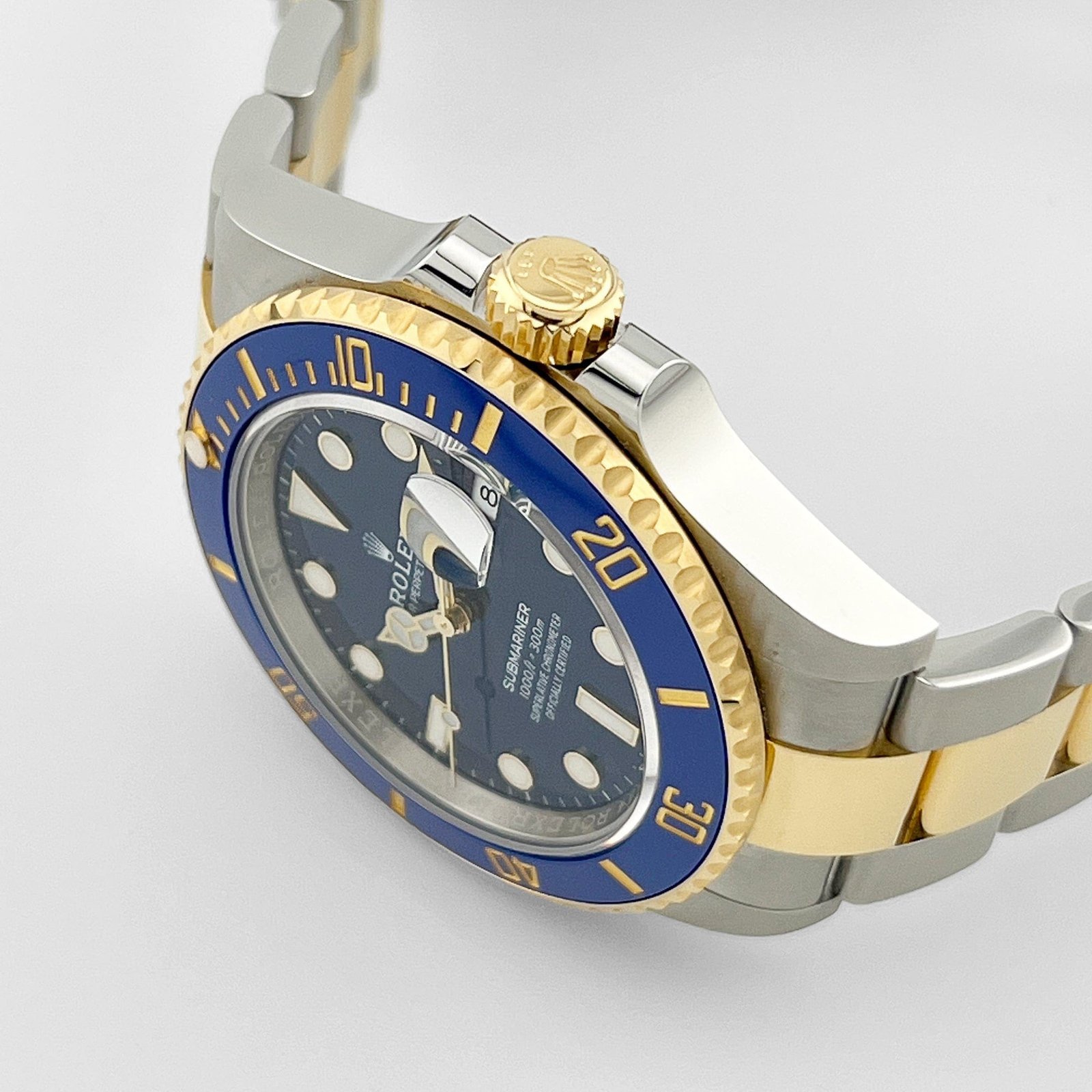 R01ex Submariner Date 126613LB Stainless Steel Yellow Gold Blue Dial (2022)