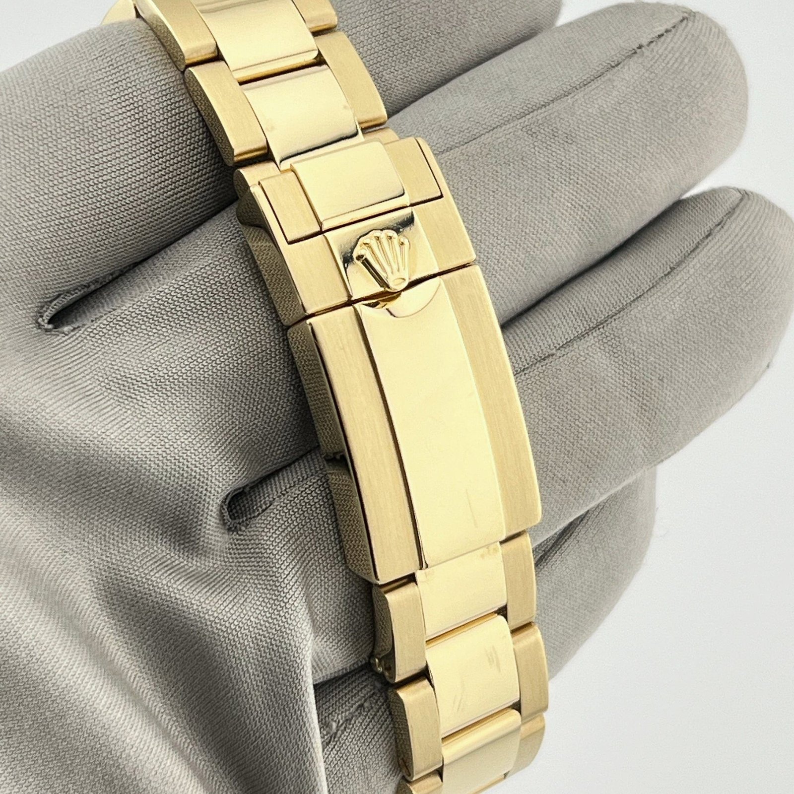 R01ex Yacht-Master II 116688 Yellow Gold White Dial (2017)