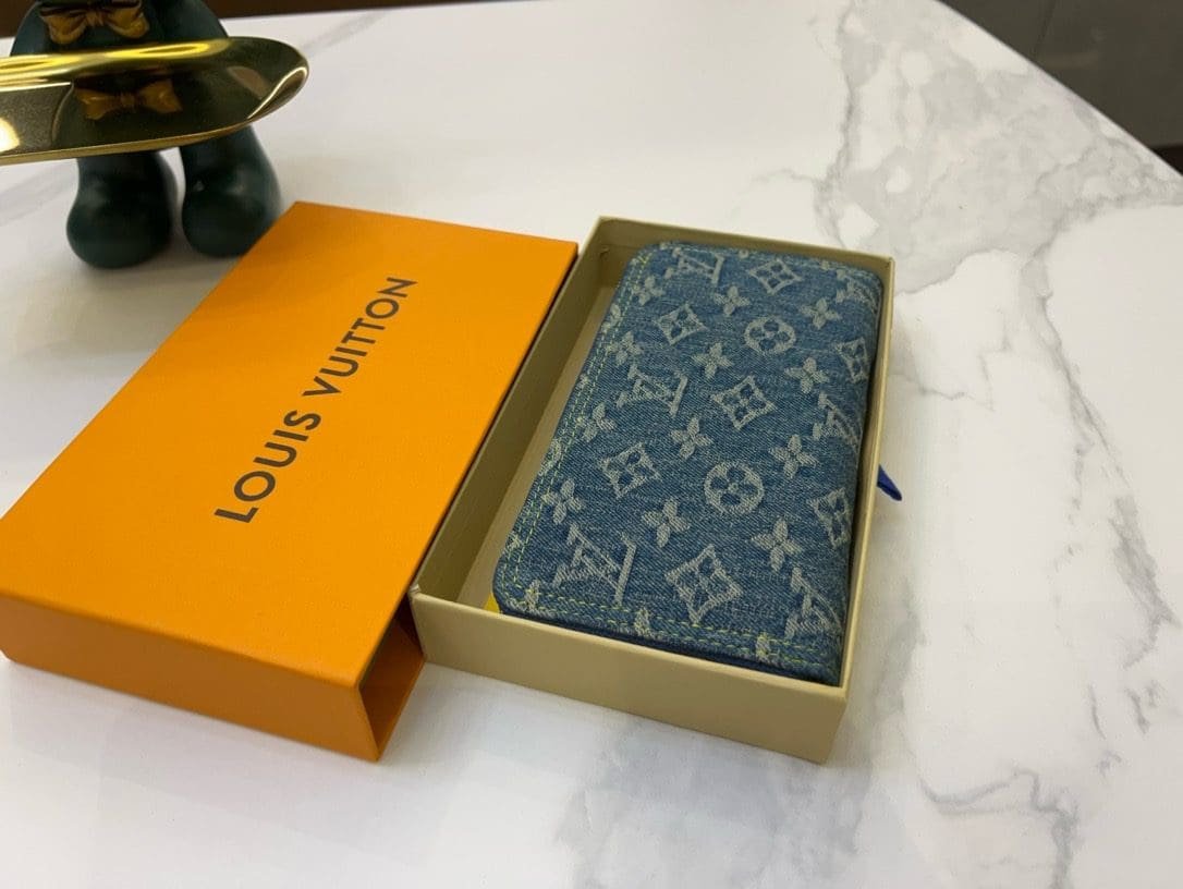 L0vis Vvtt0n M82958  Zippy Wallet