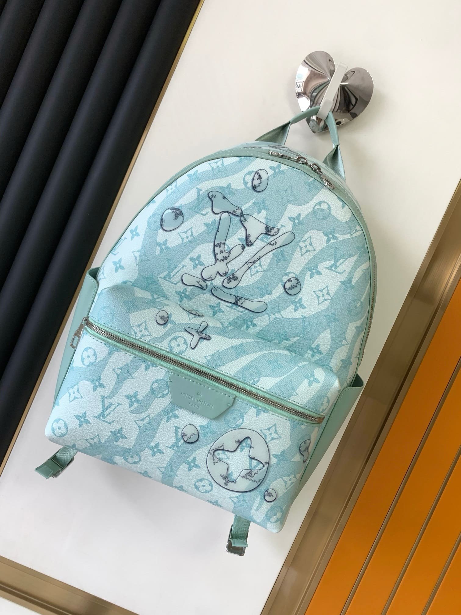 L0vis Vvtt0n M22519 Discovery Backpack