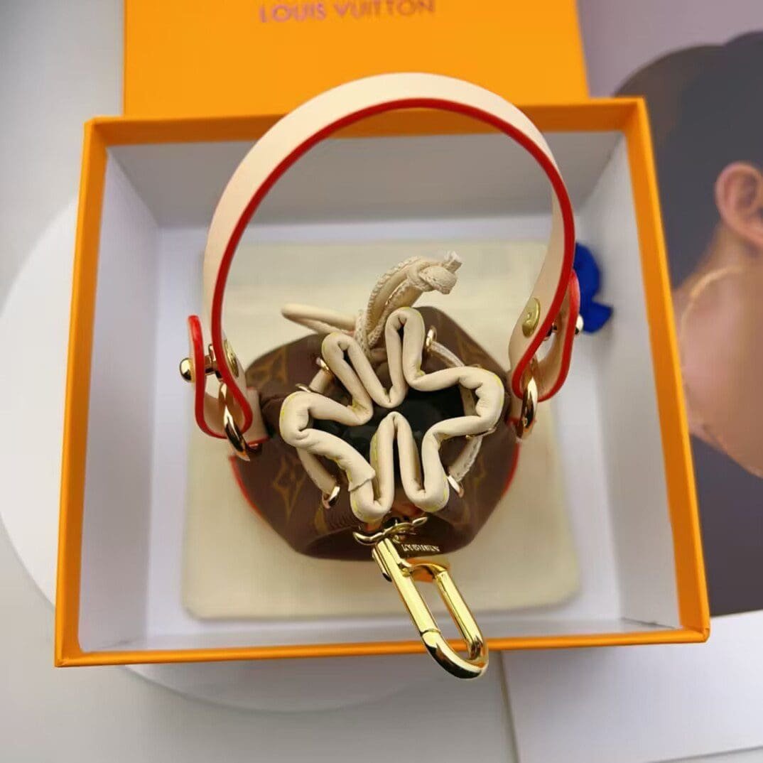 L0vis Vvtt0n M00818 Micro Noé Bag Charm