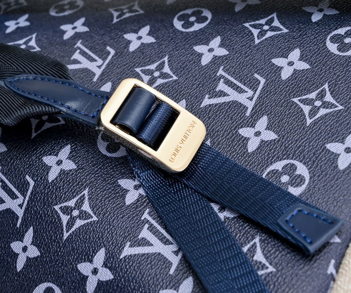 L0vis Vvtt0n M46806 Discovery Backpack PM
